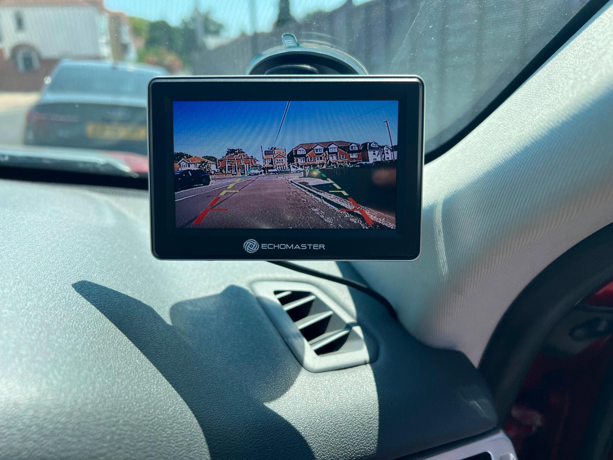 Land Rover Discovery Sport view 12