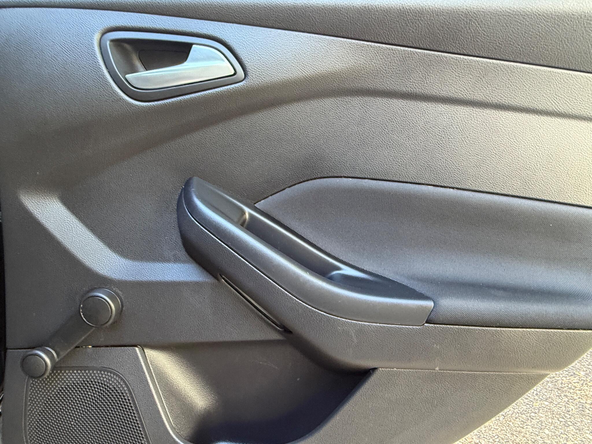 2018 Ford Focus image 29