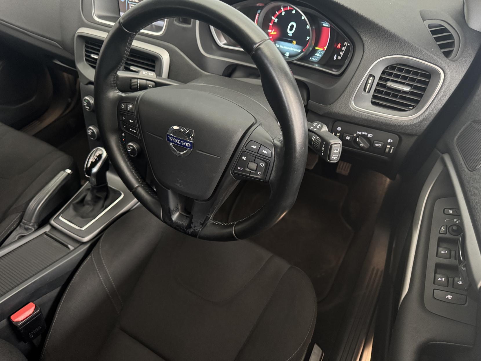 Volvo V40 view 55