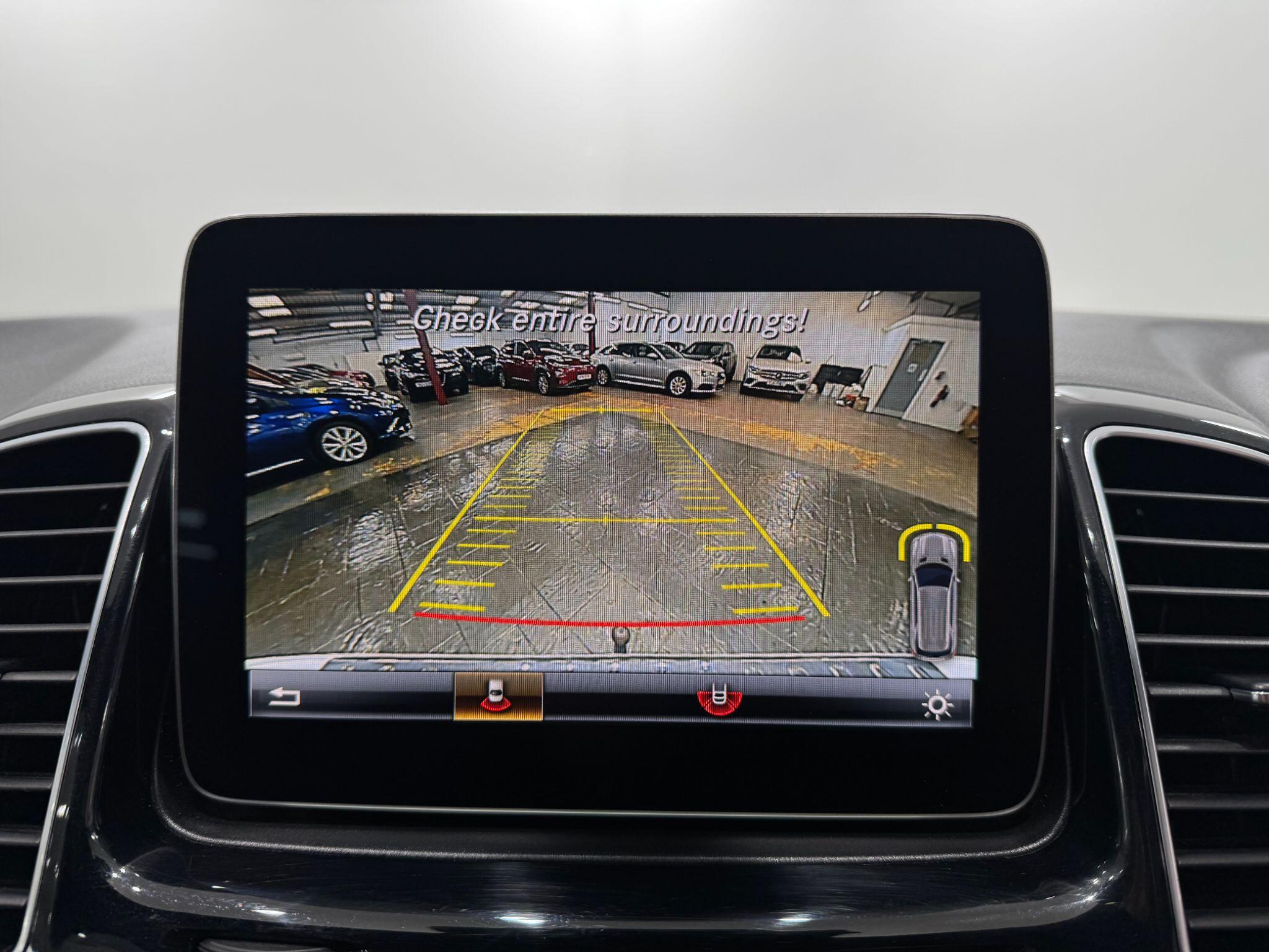 Mercedes-Benz Gle view 38
