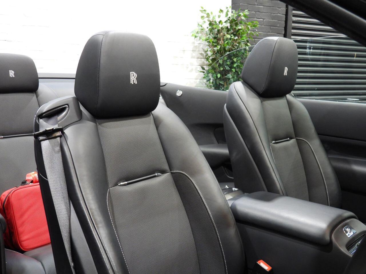 Rolls-Royce Dawn view 24