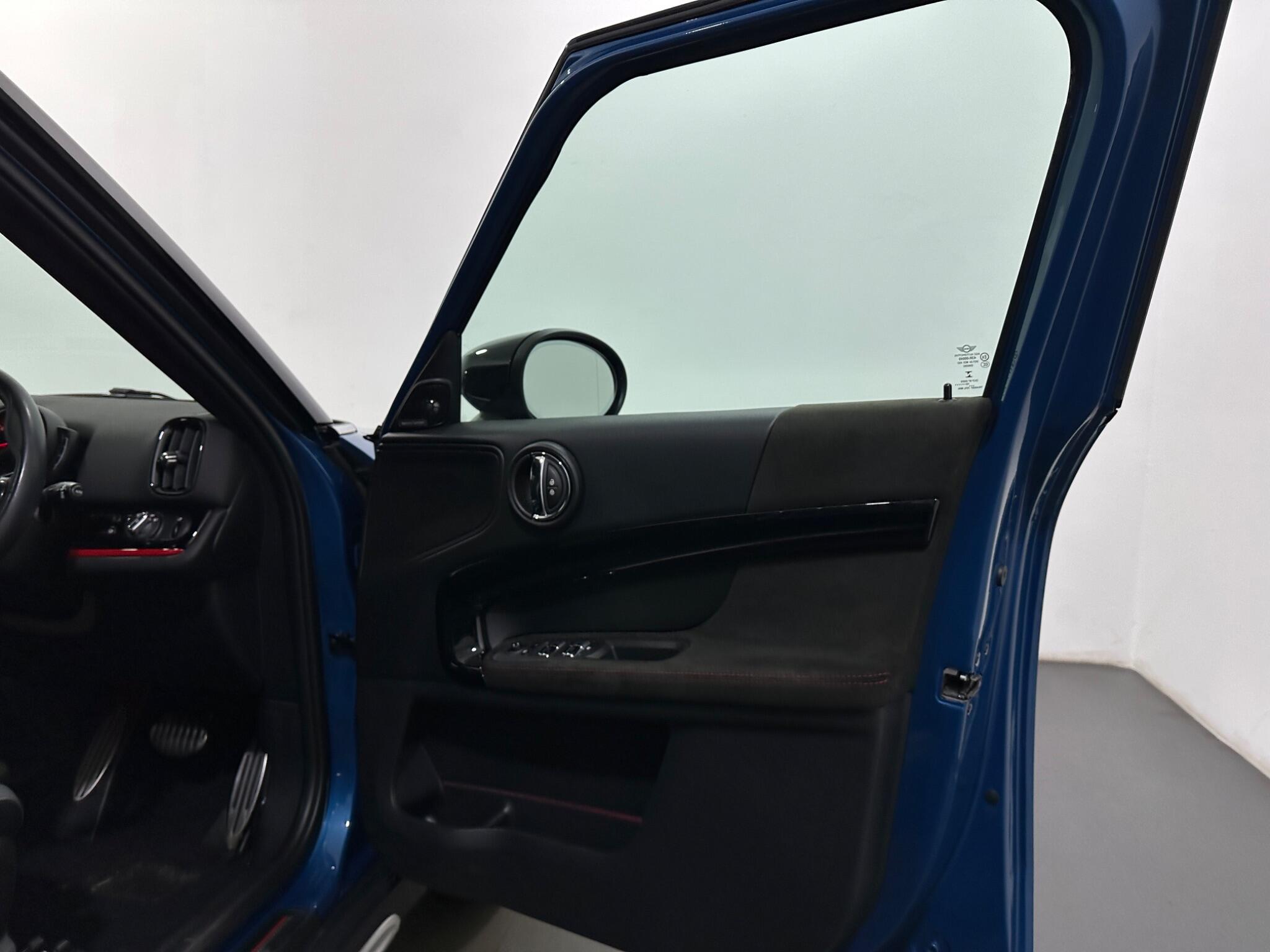 Mini Countryman view 32