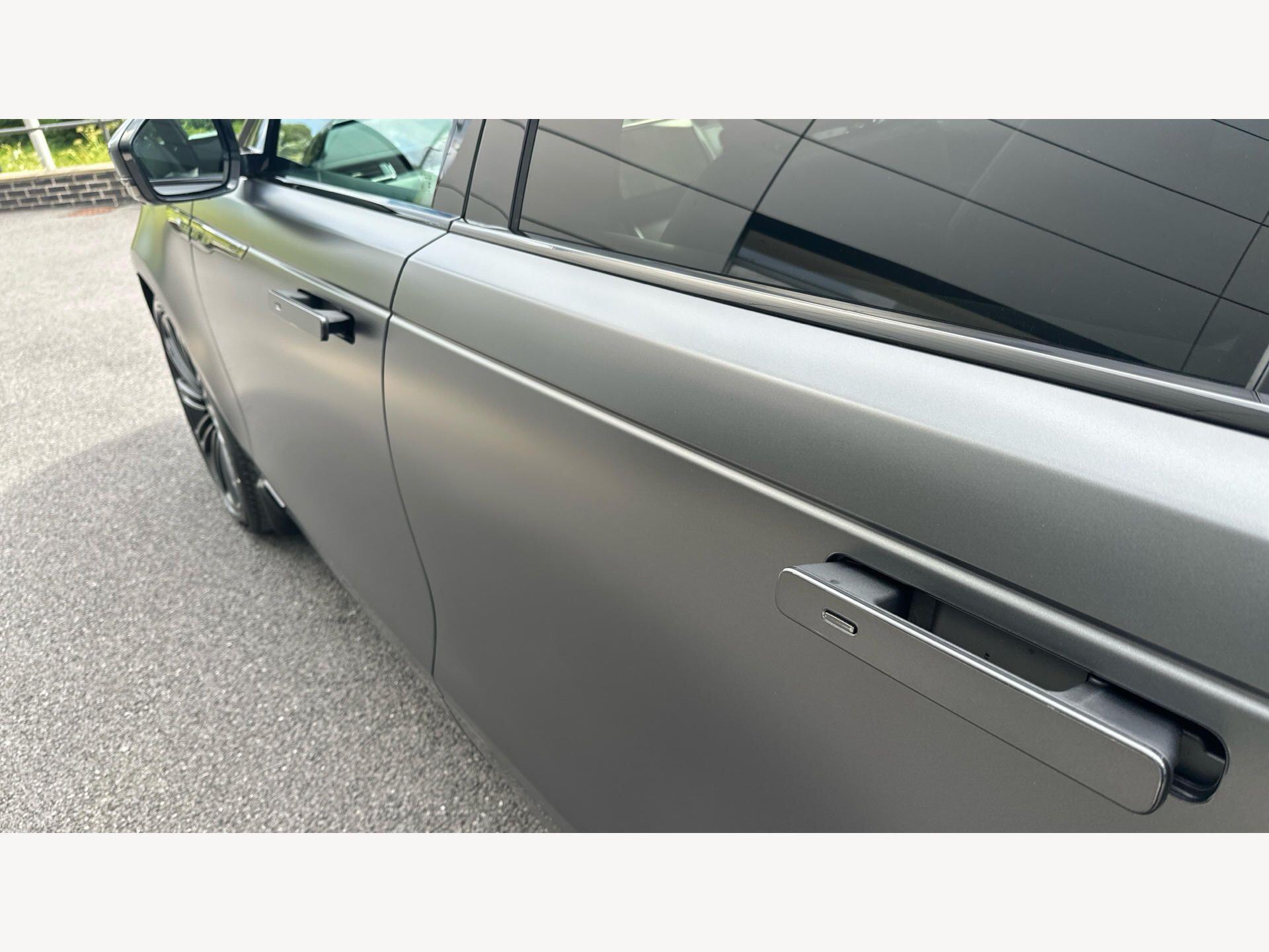 Land Rover Range Rover Velar view 29