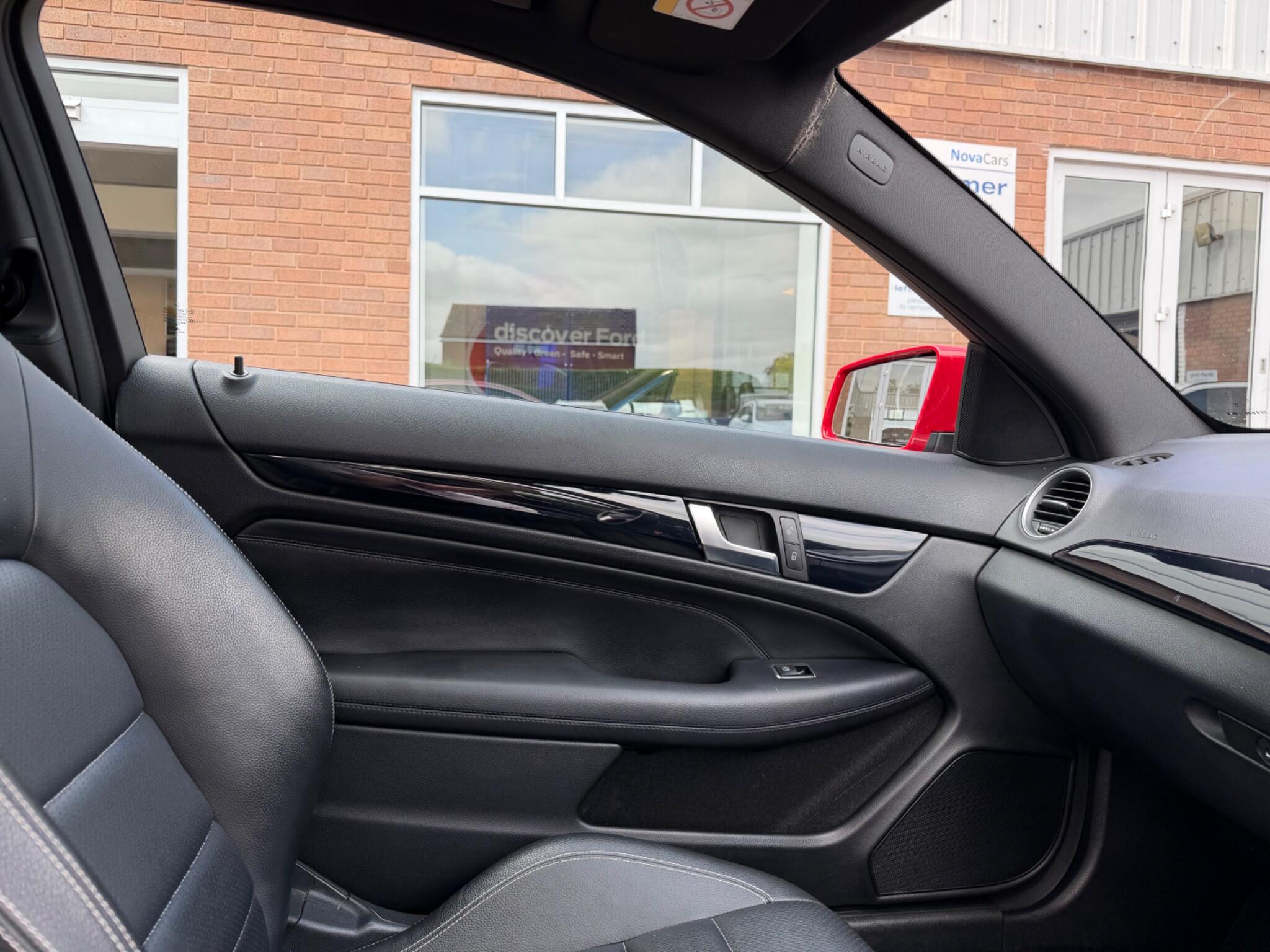 Mercedes-Benz C-Class view 86