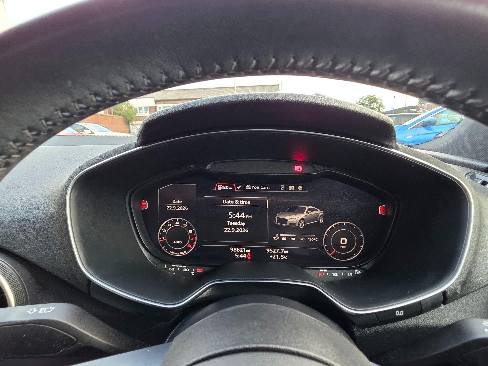 Audi TT view 21