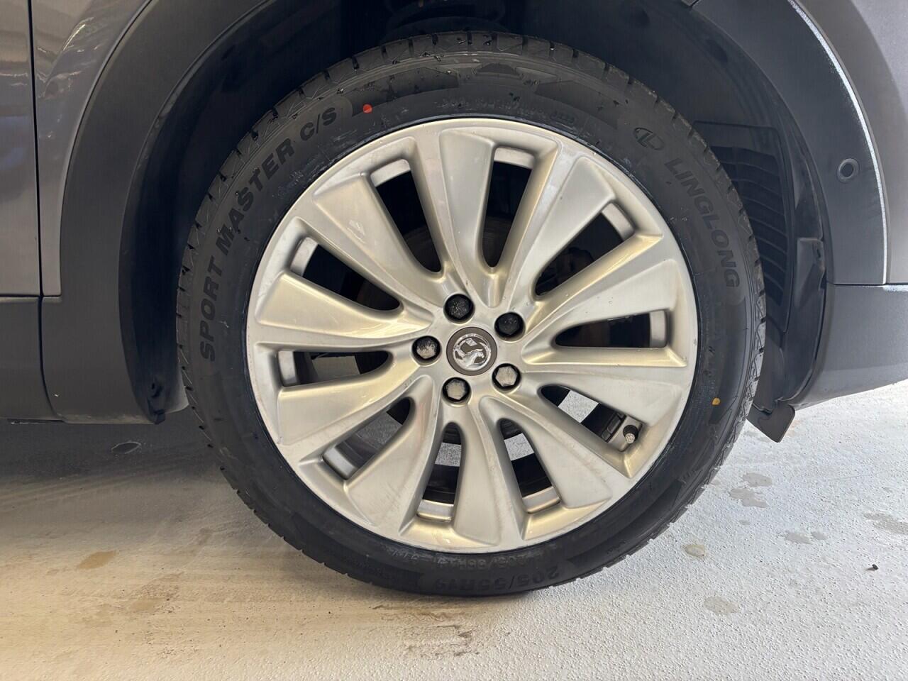 Vauxhall Grandland X view 12