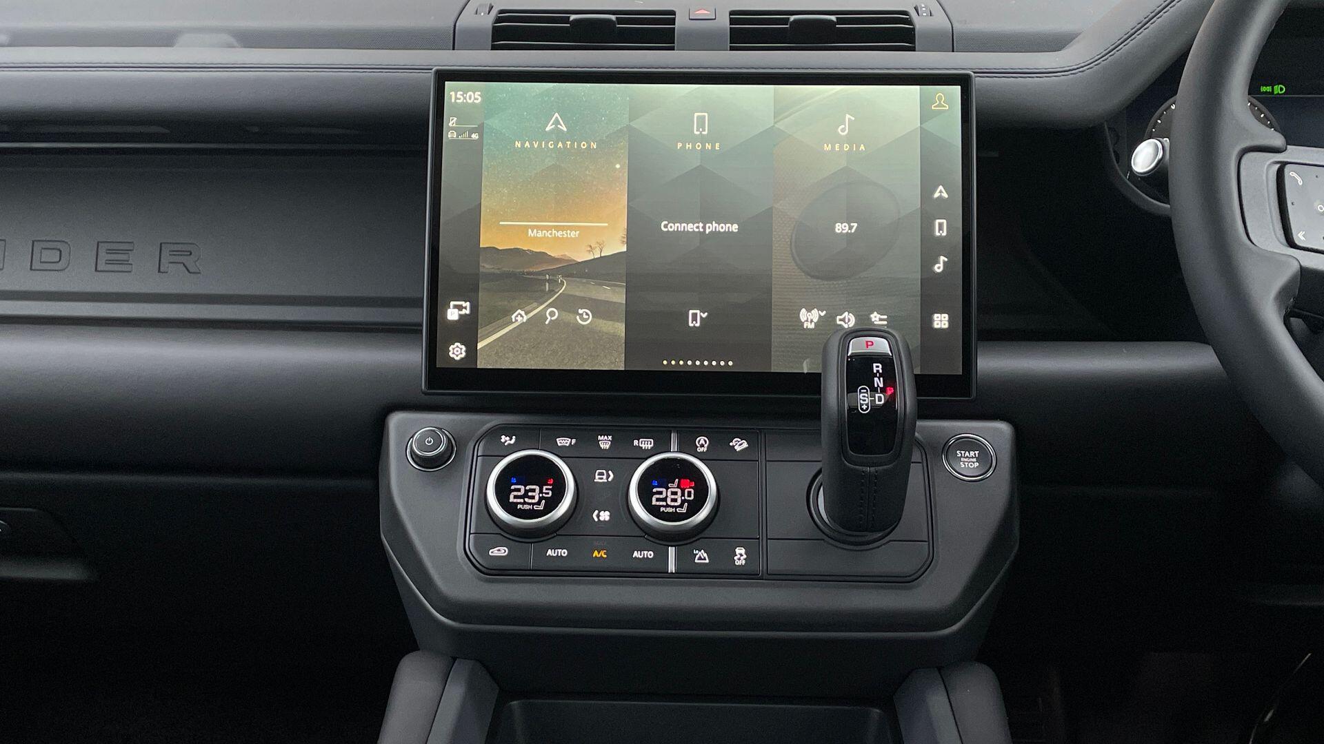 Land Rover Defender view 14