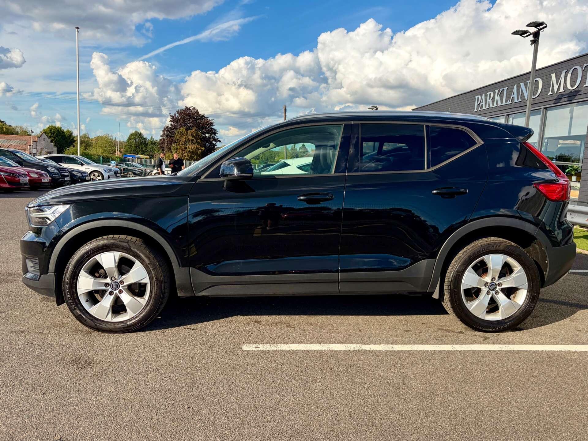Volvo XC40 view 5
