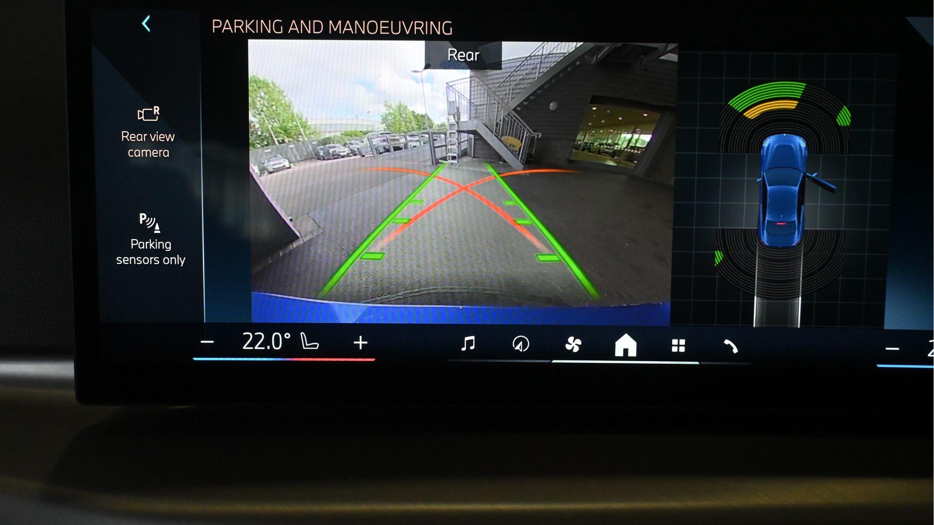BMW 2 Series view 28