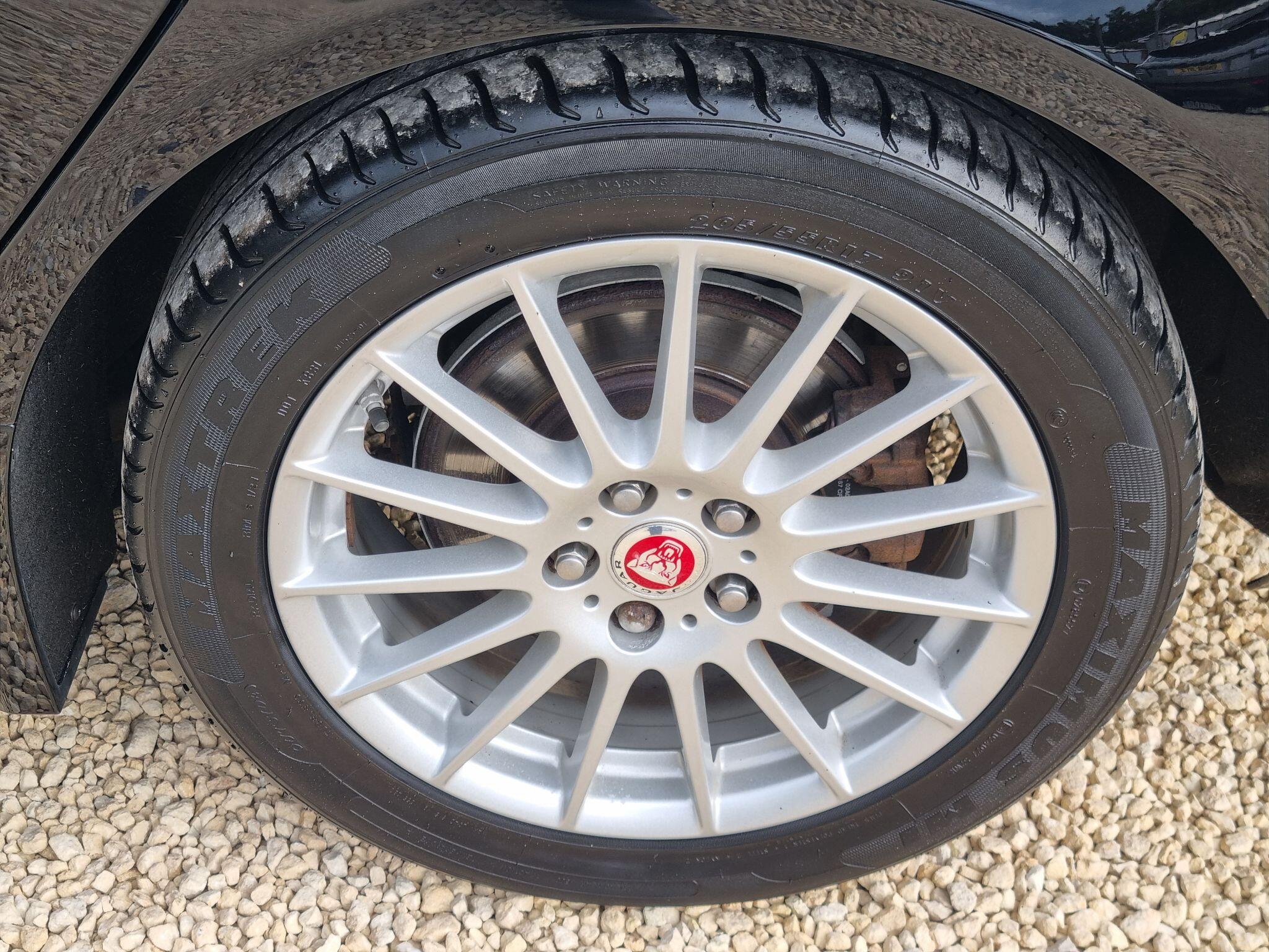Jaguar Xe view 79