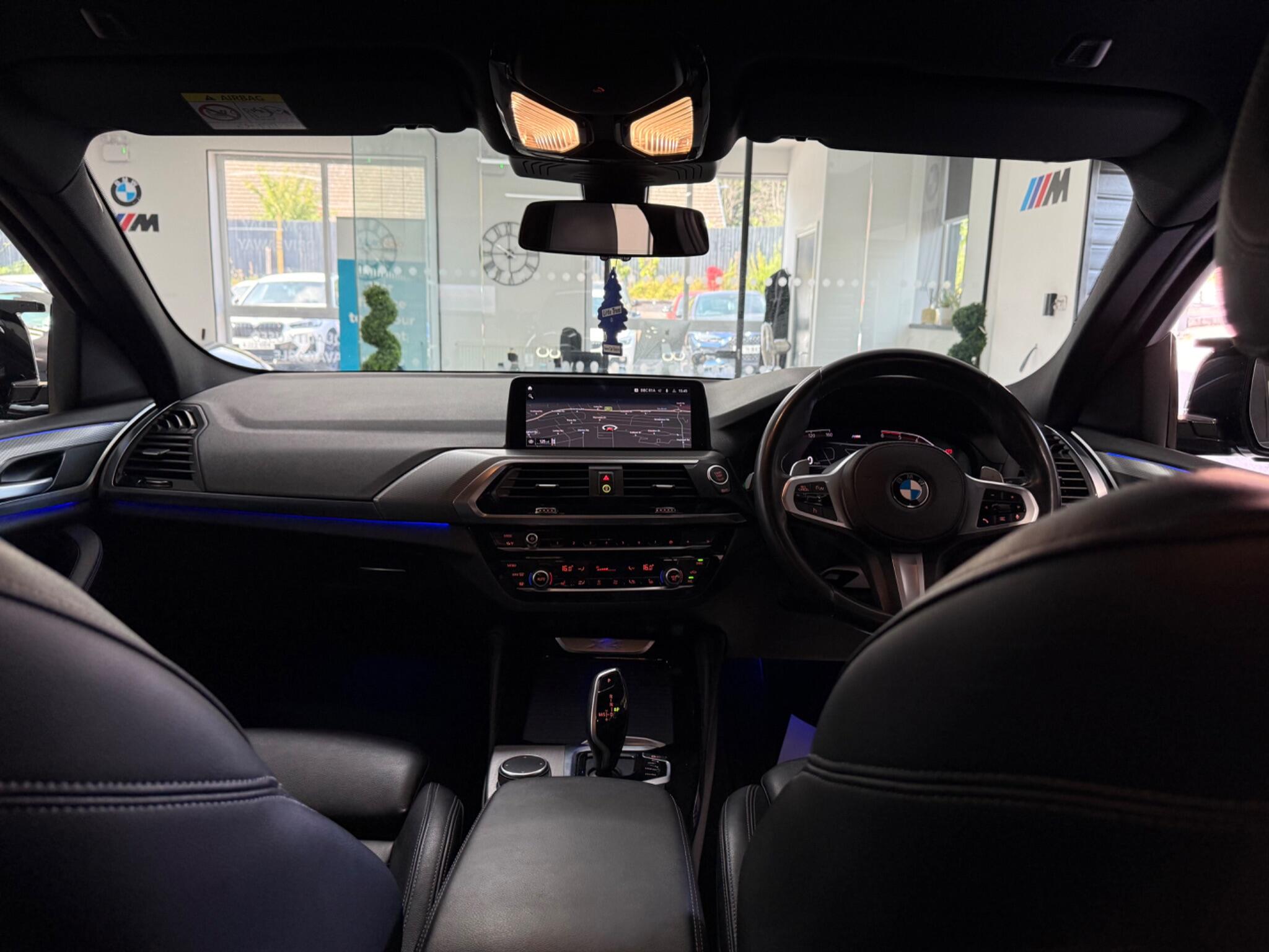 BMW X4 view 17