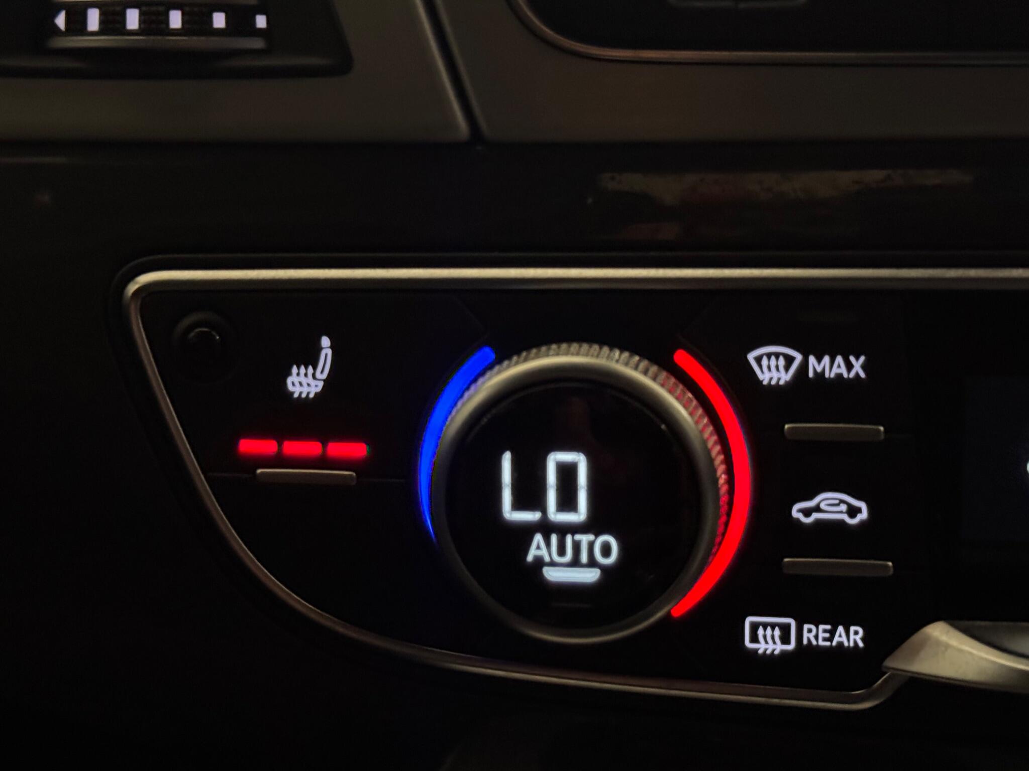 Audi Q7 view 17