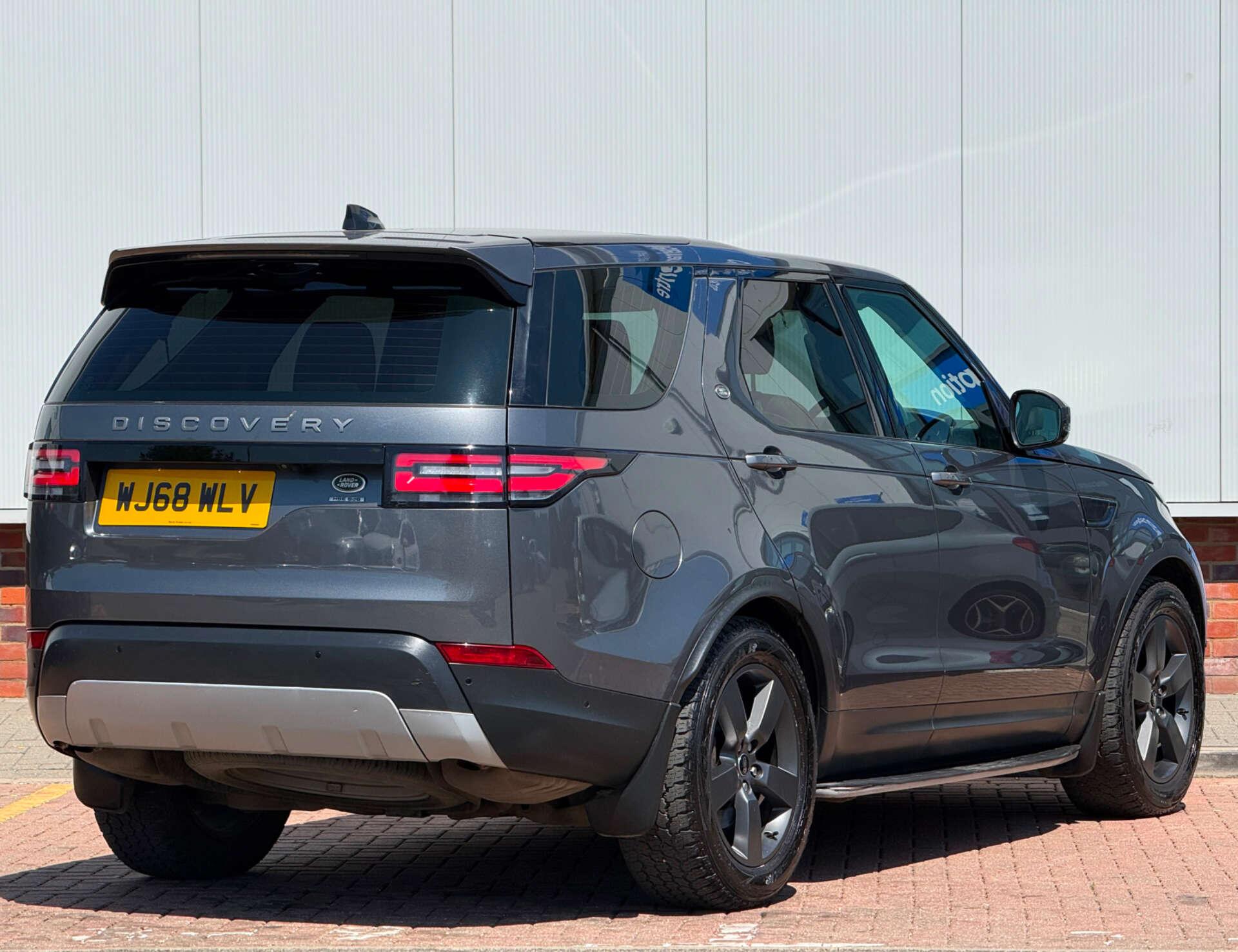 Land Rover Discovery 3 view 8