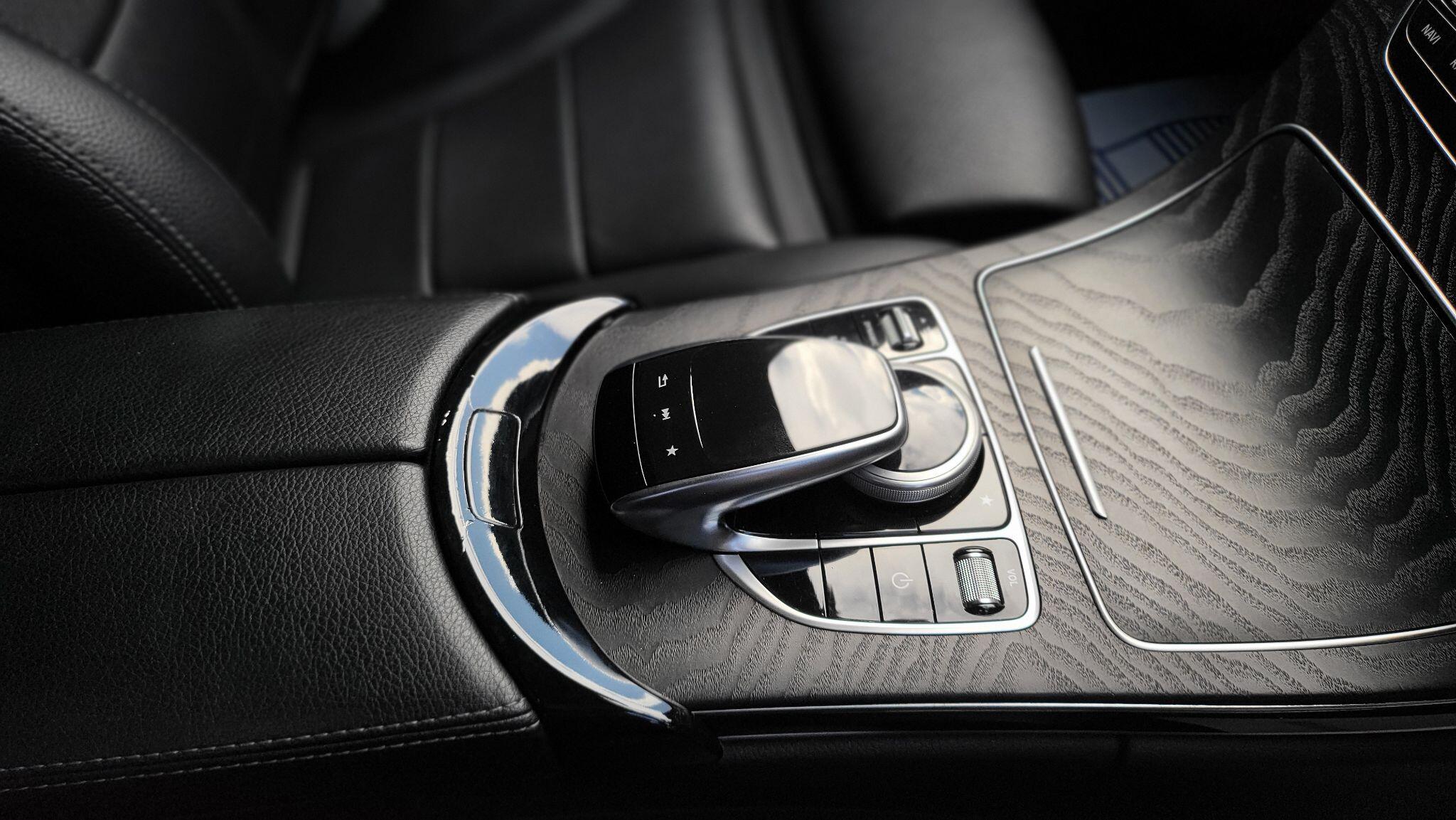 Mercedes-Benz C-Class view 20