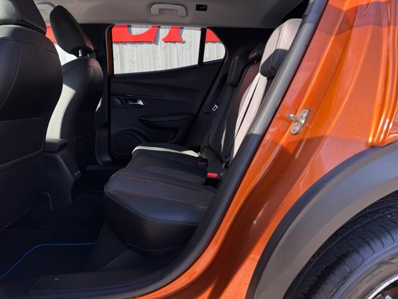 Peugeot 2008 view 3