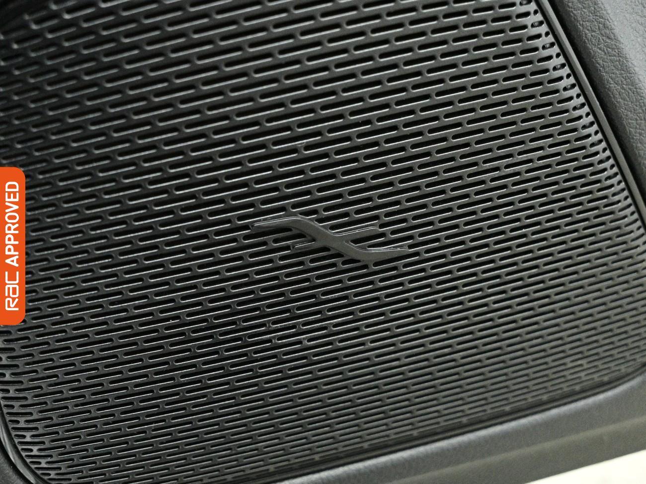 Mercedes-Benz Cla view 24