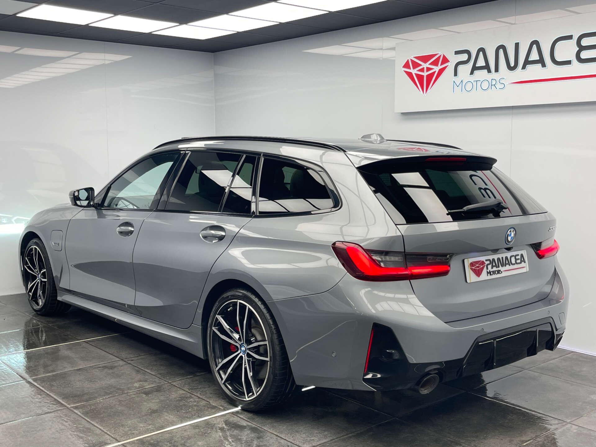 BMW 3 Series view 32