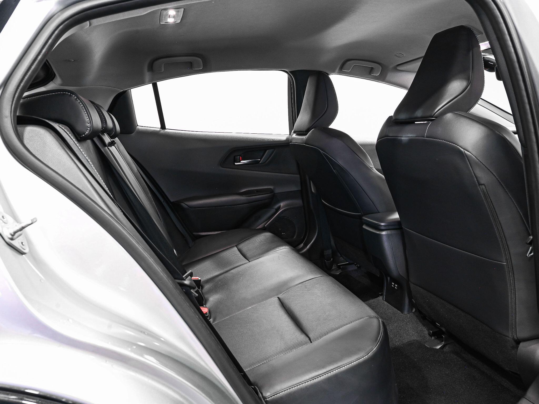 Toyota Prius view 27