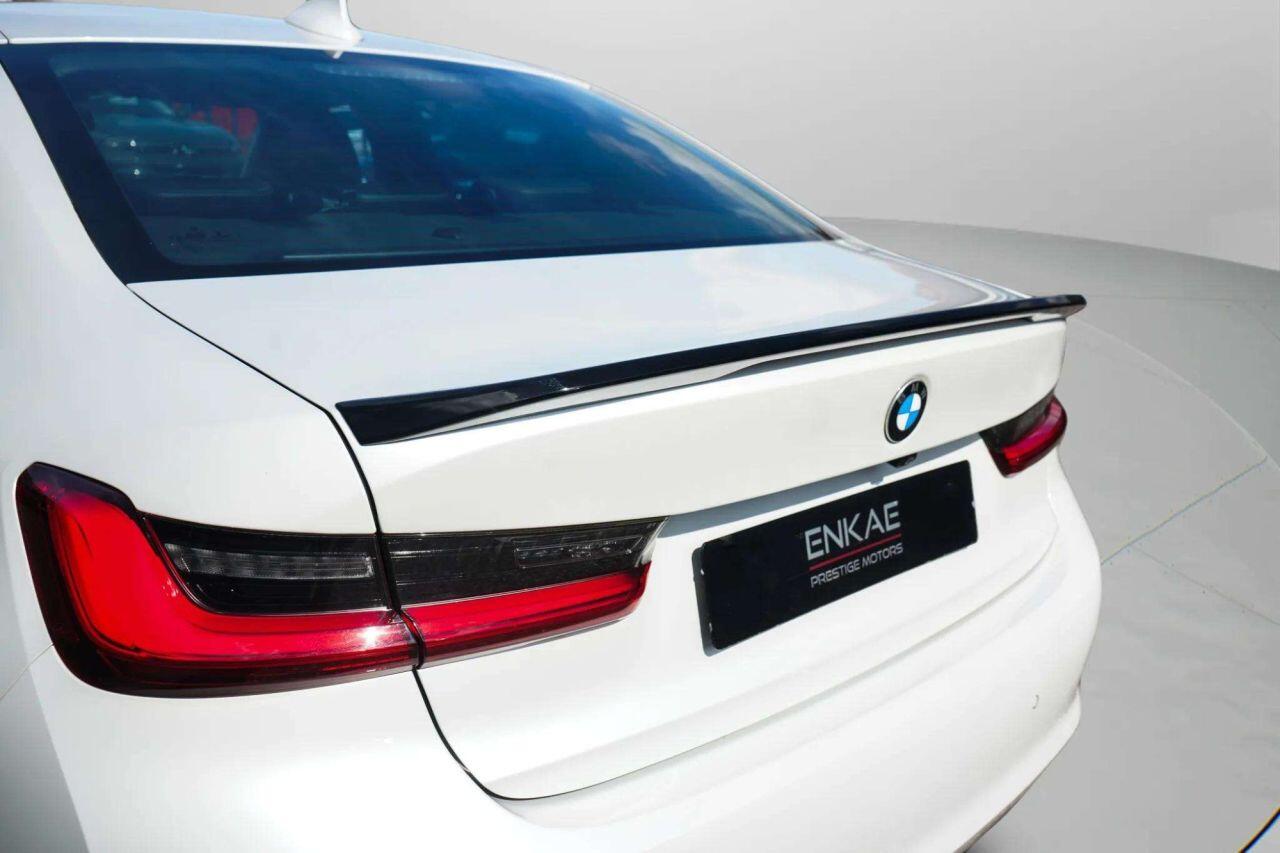 BMW 3 Series view 15