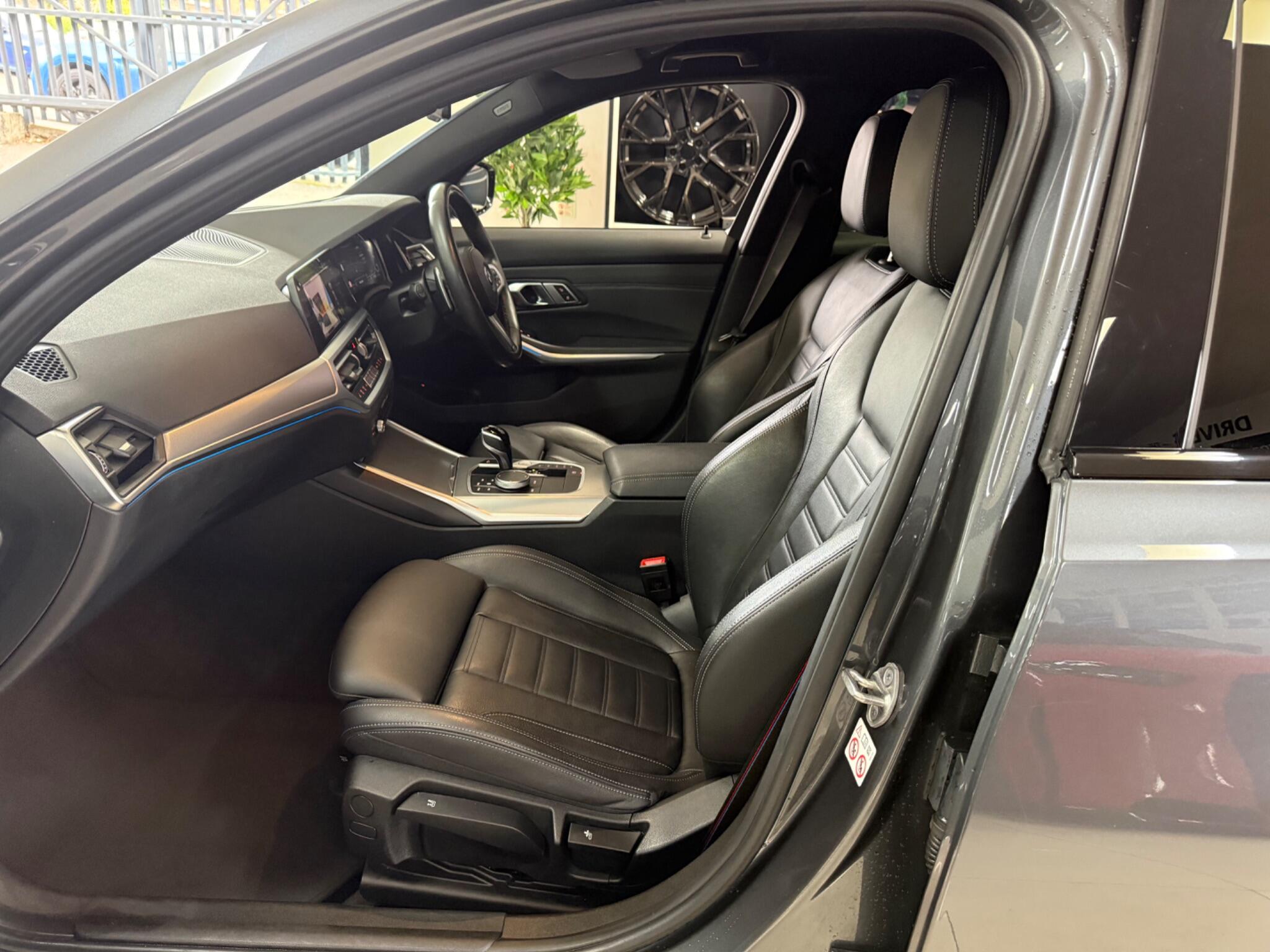 BMW 3 Series view 37