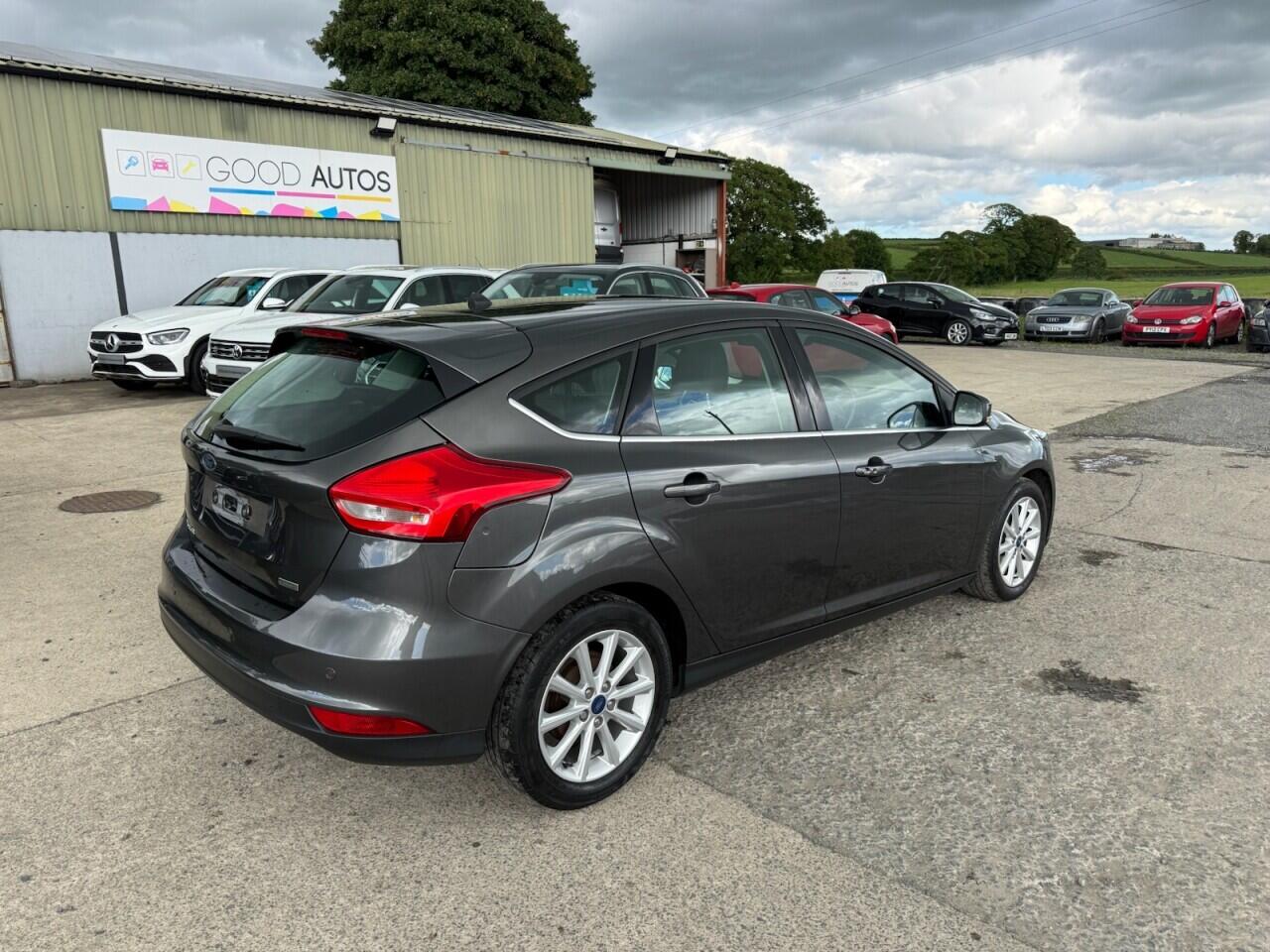Ford Focus view 4