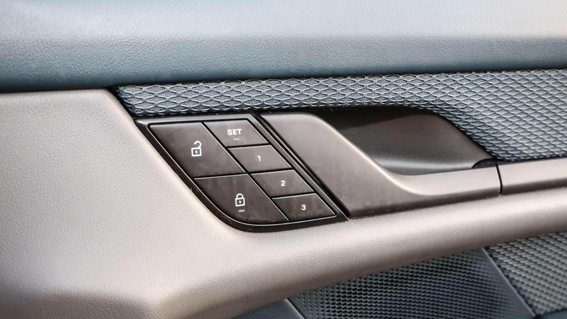 Porsche Taycan view 26