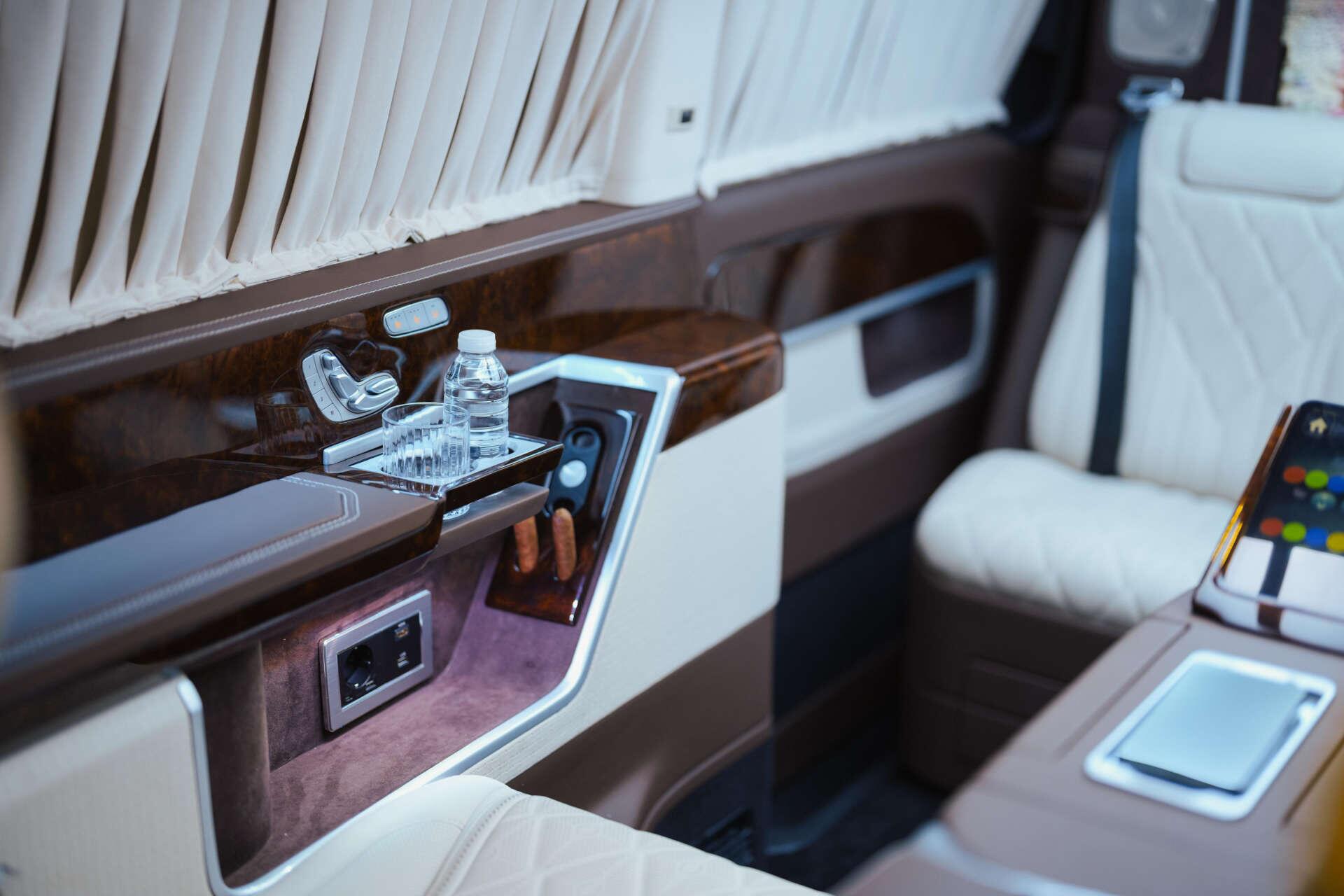 Mercedes-Benz V Class view 23