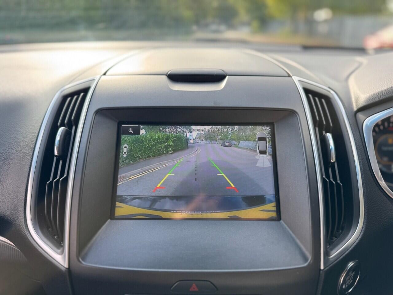 Ford Edge view 11