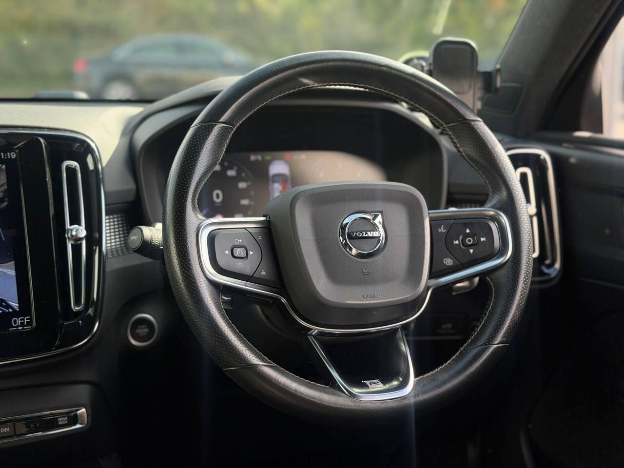 Volvo XC40 view 23