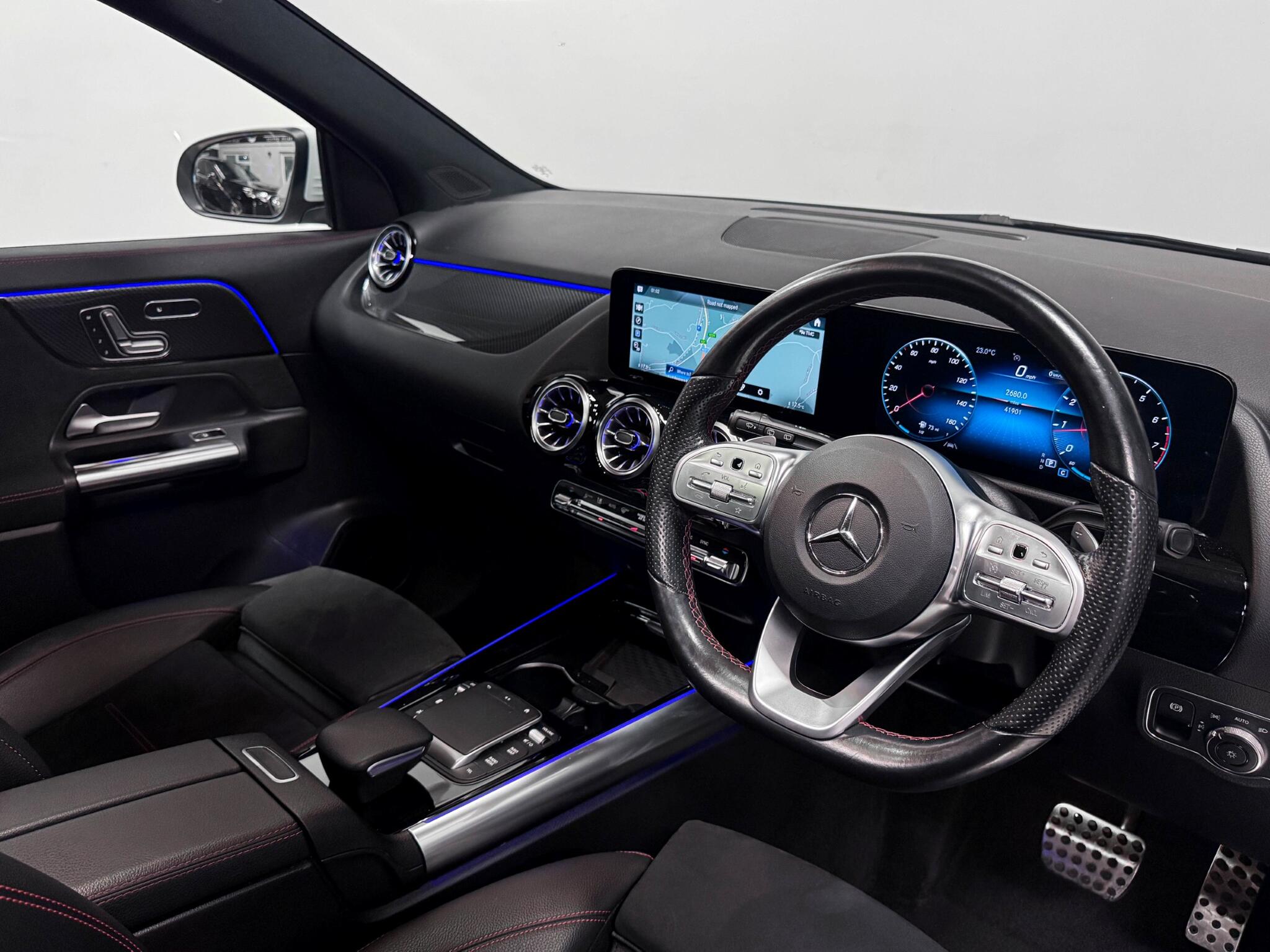 Mercedes-Benz Gla view 19
