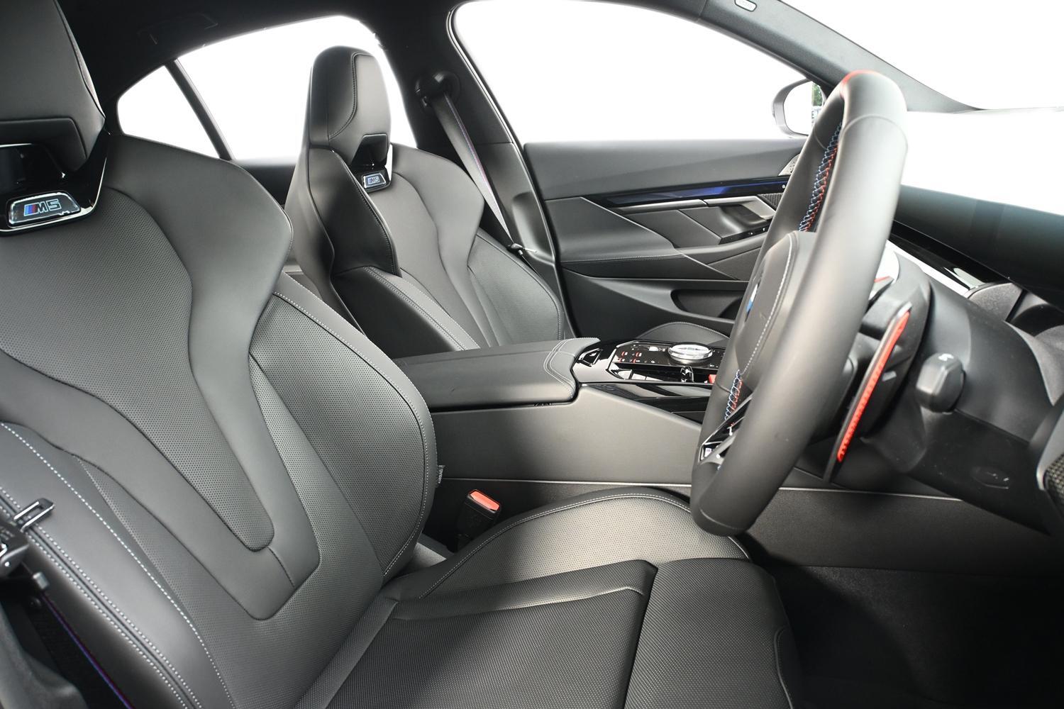 BMW M5 view 11