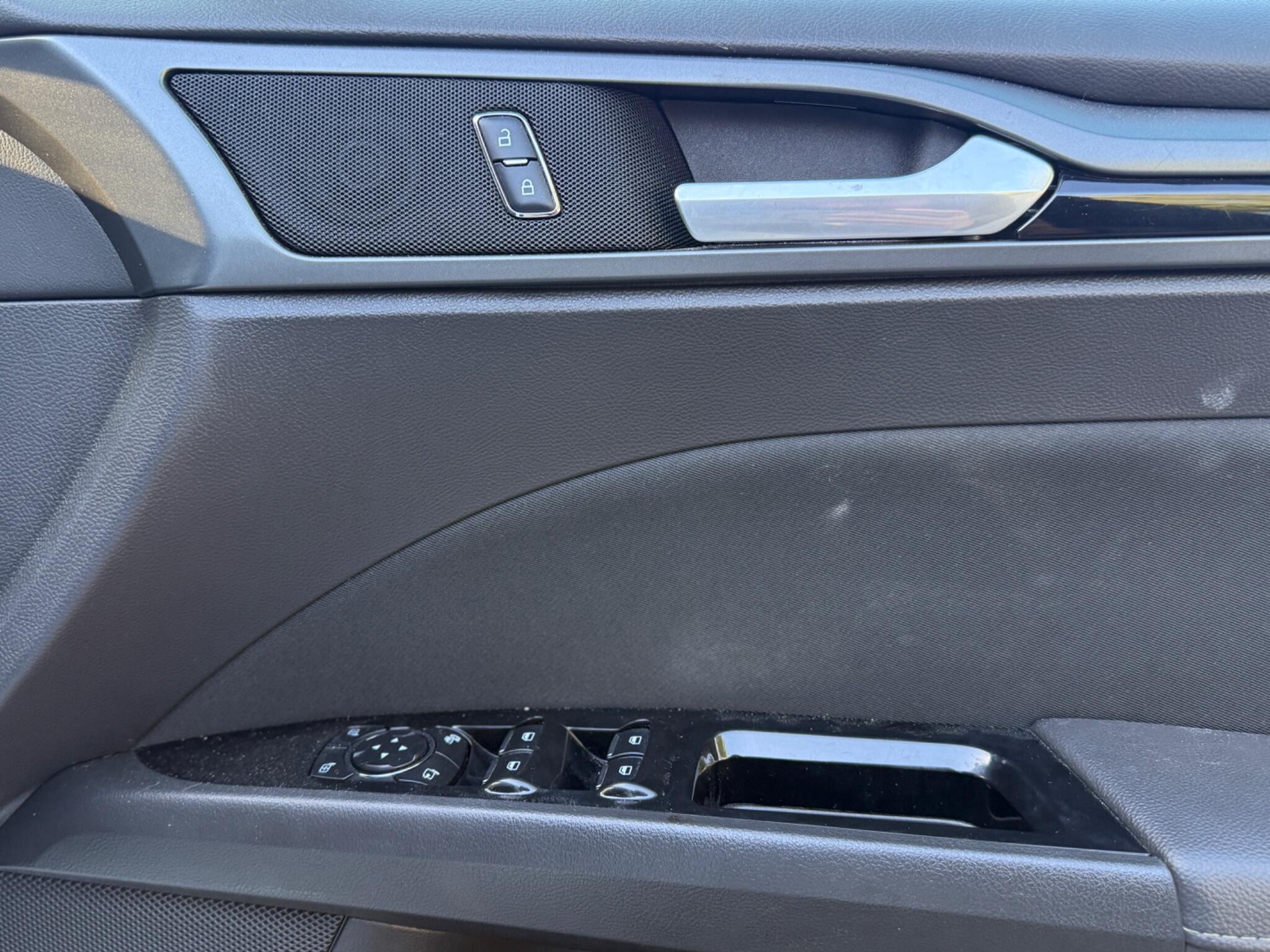 2016 Ford Mondeo image 17