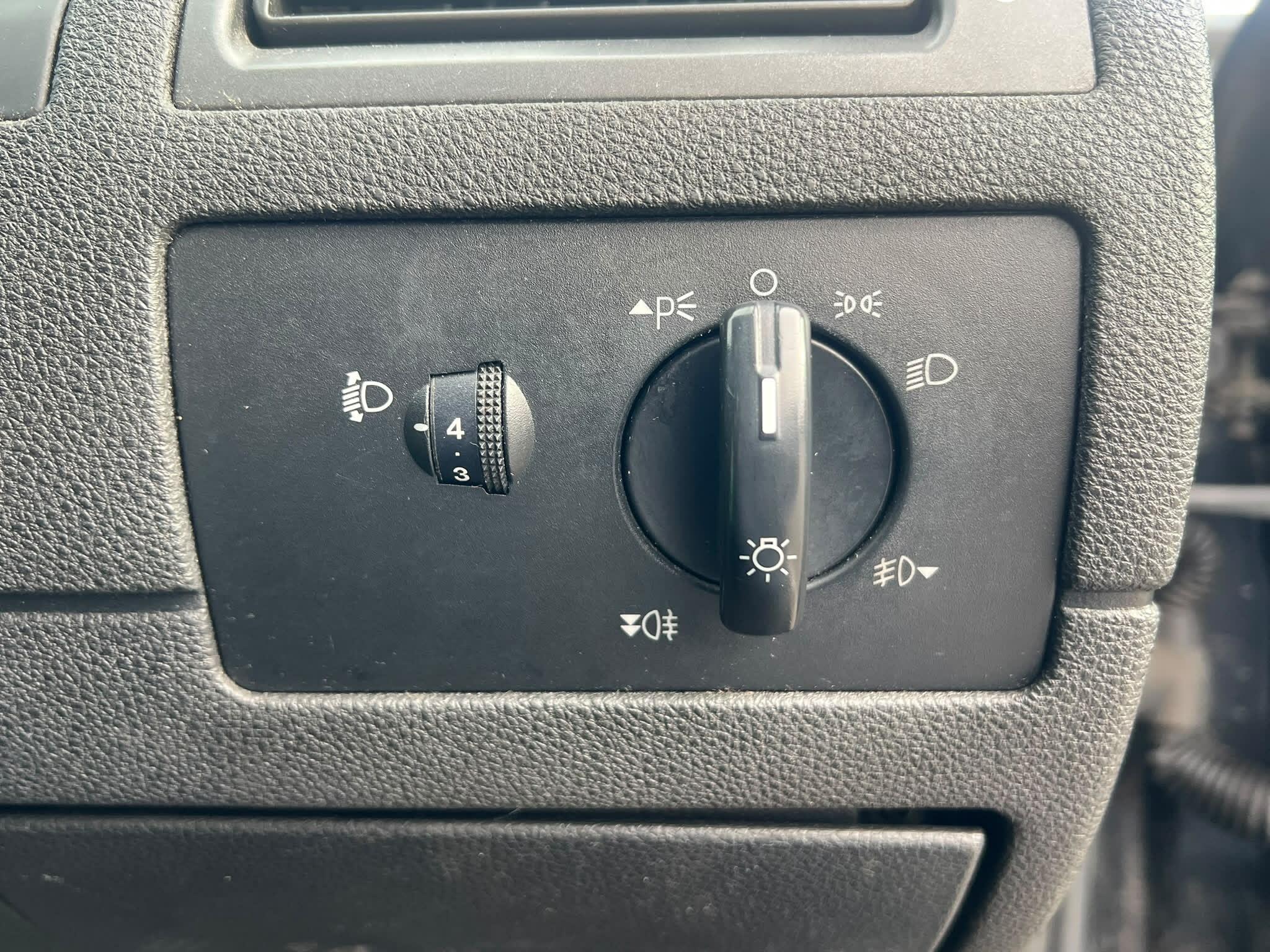 Ford Mondeo view 29