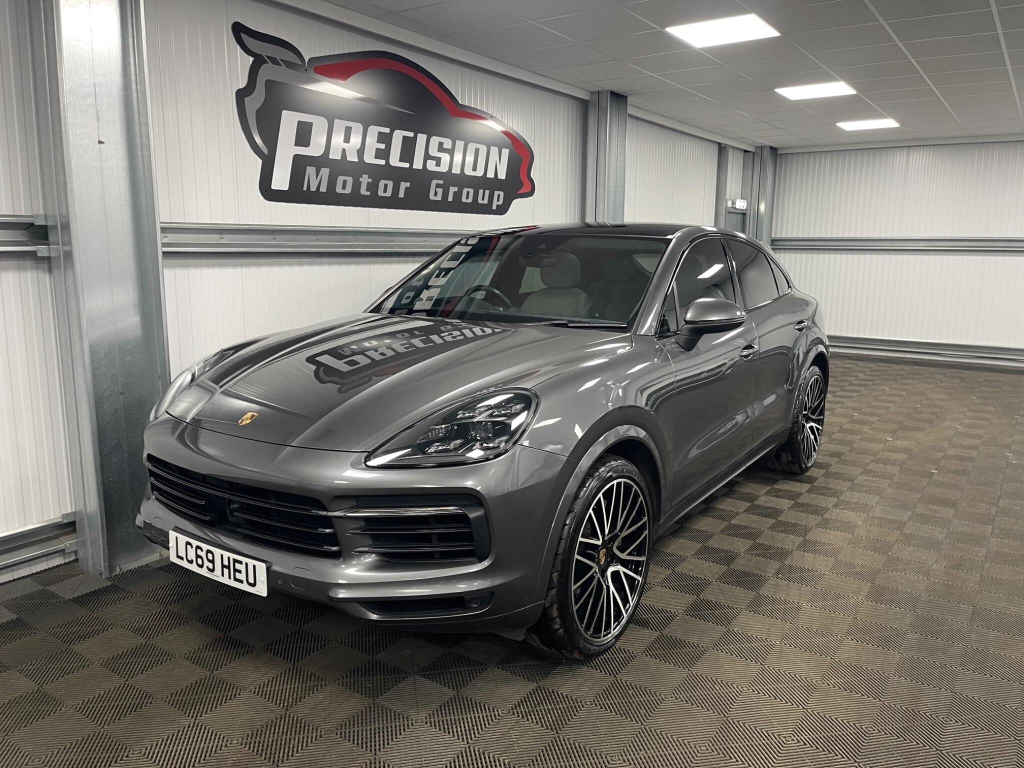 Porsche Cayenne view 10