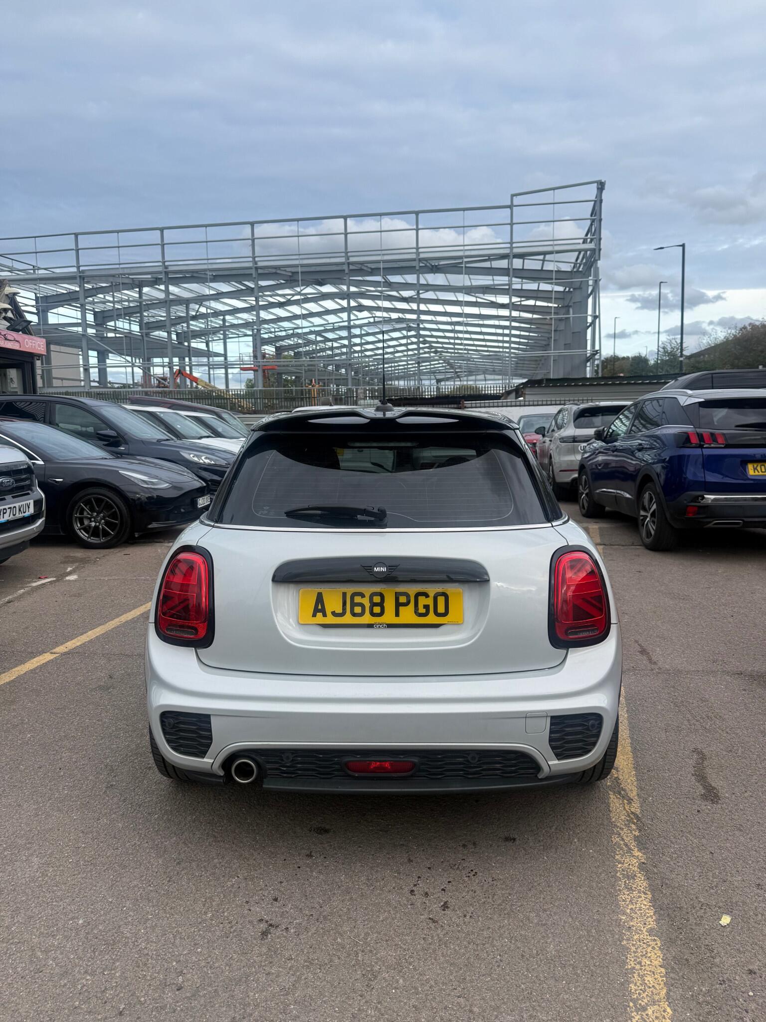 Mini Hatch view 3