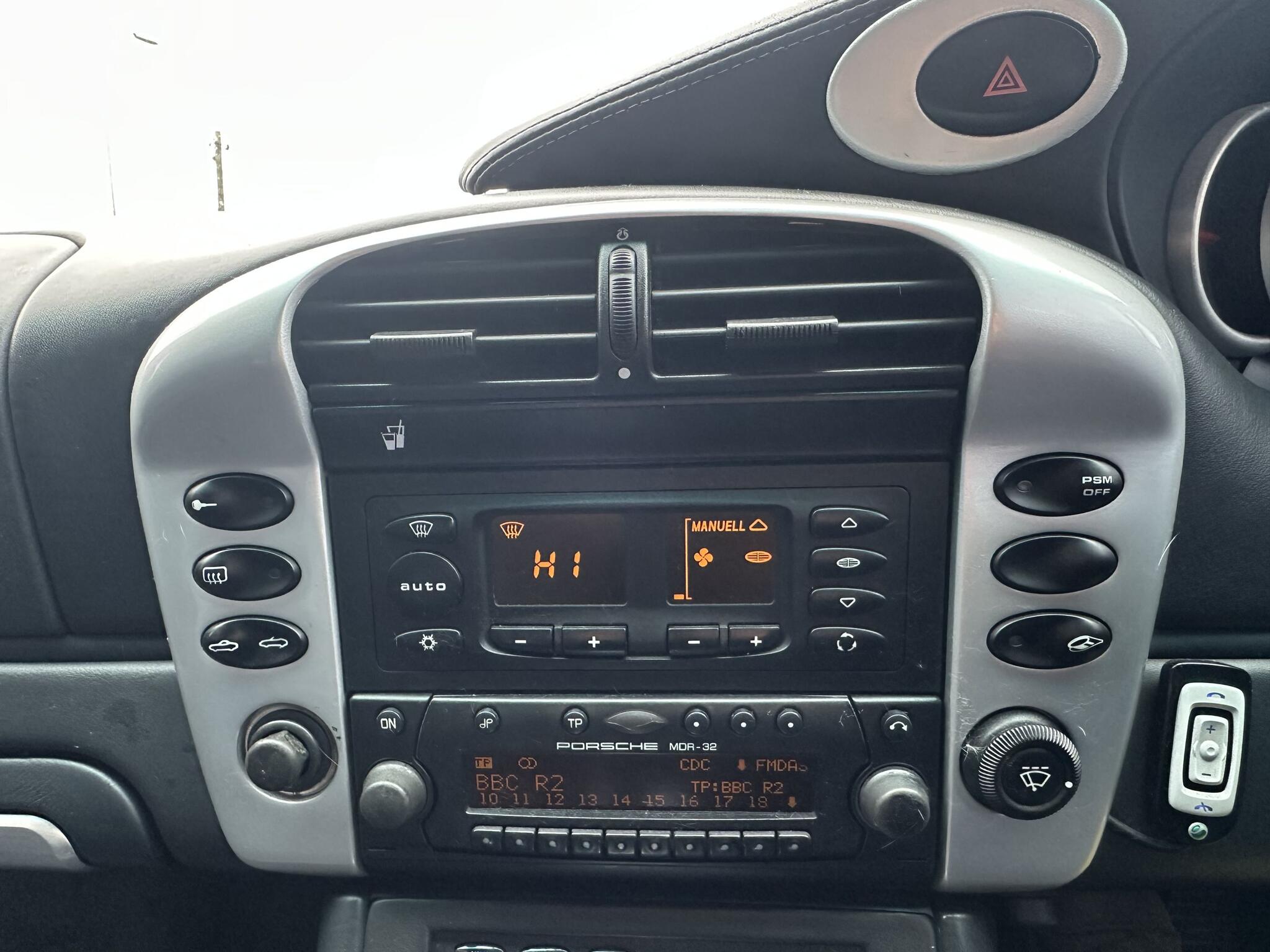 Porsche 911 view 16