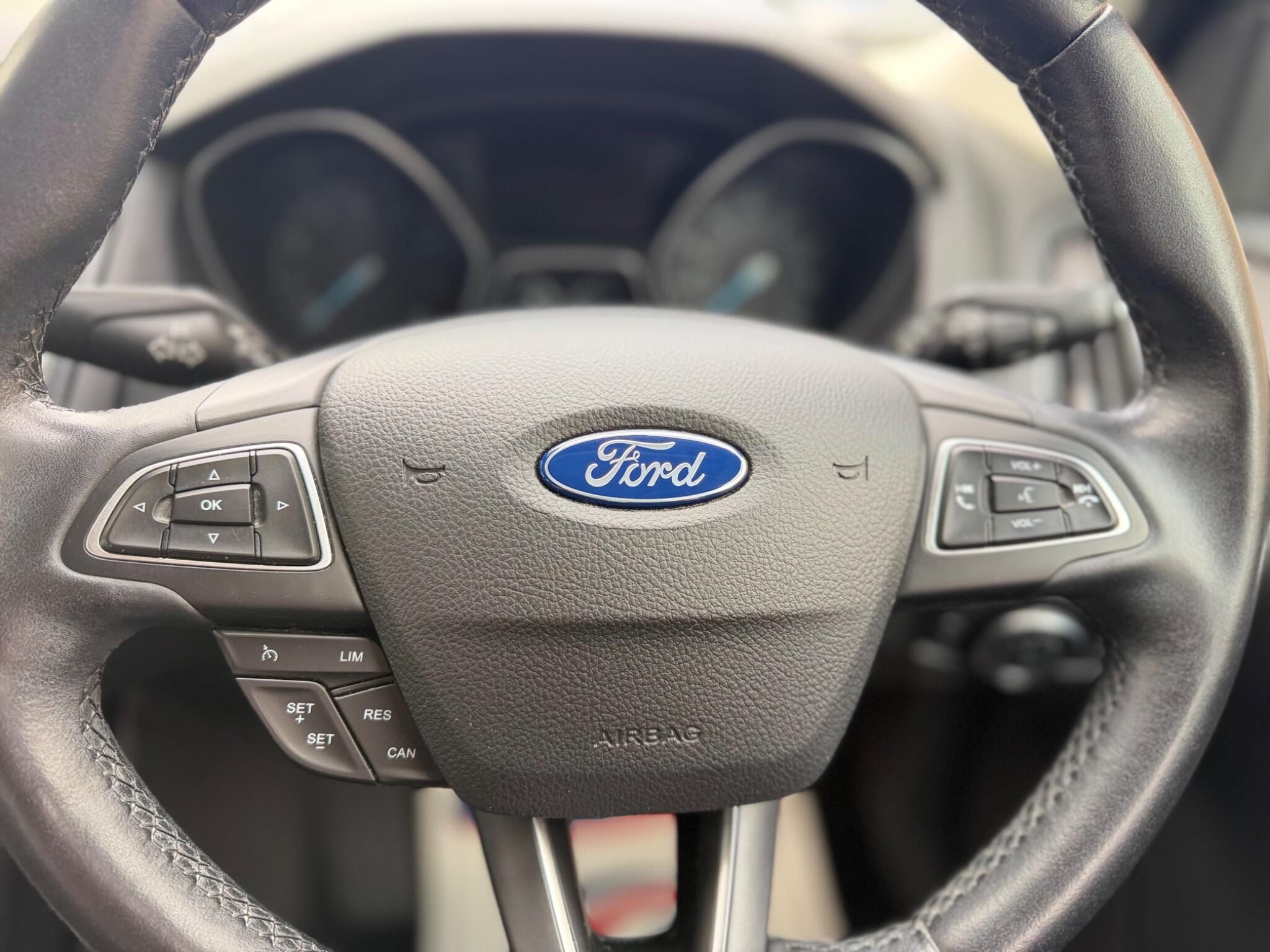 Ford Focus view 19