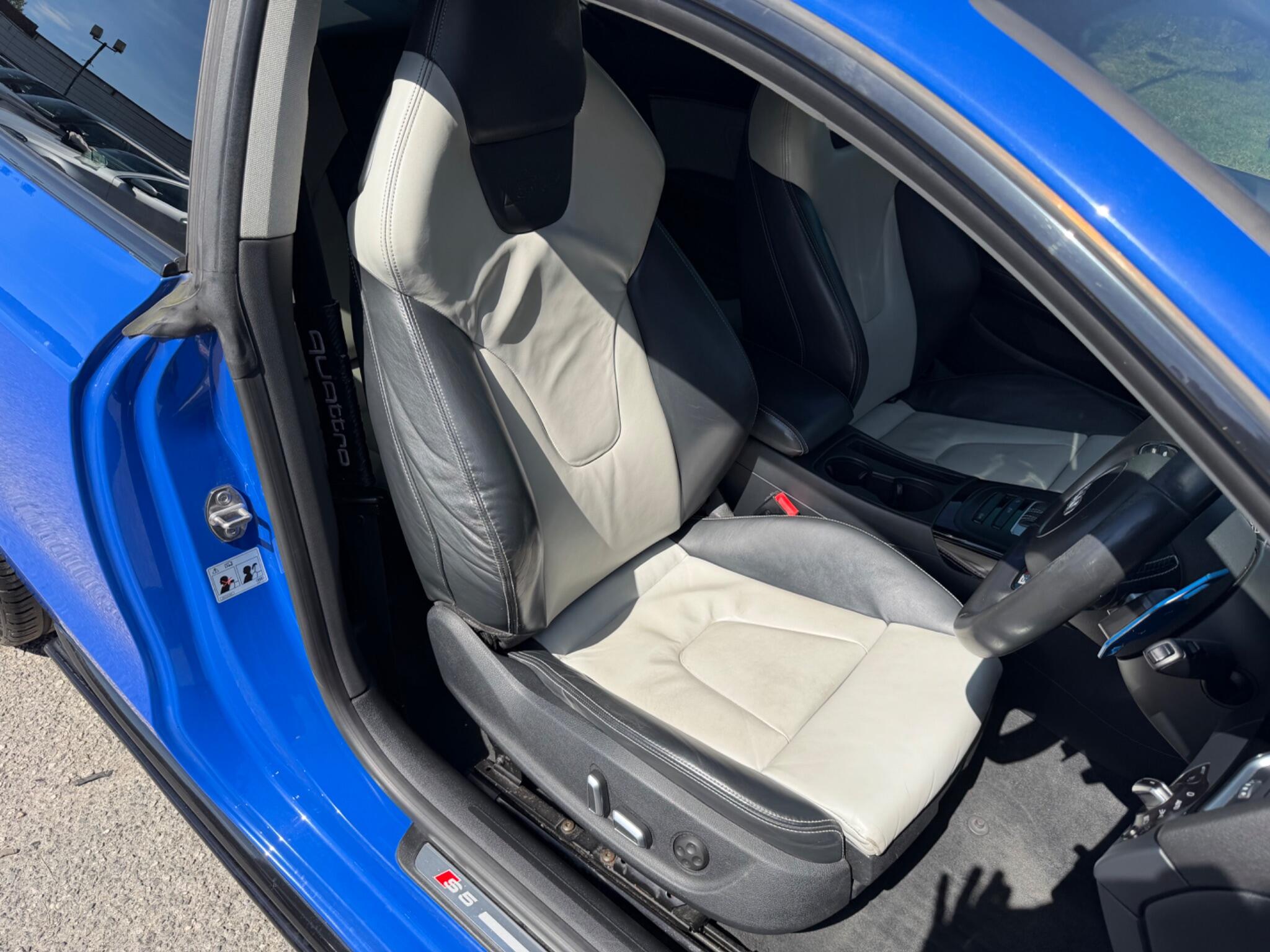 Audi S5 view 16