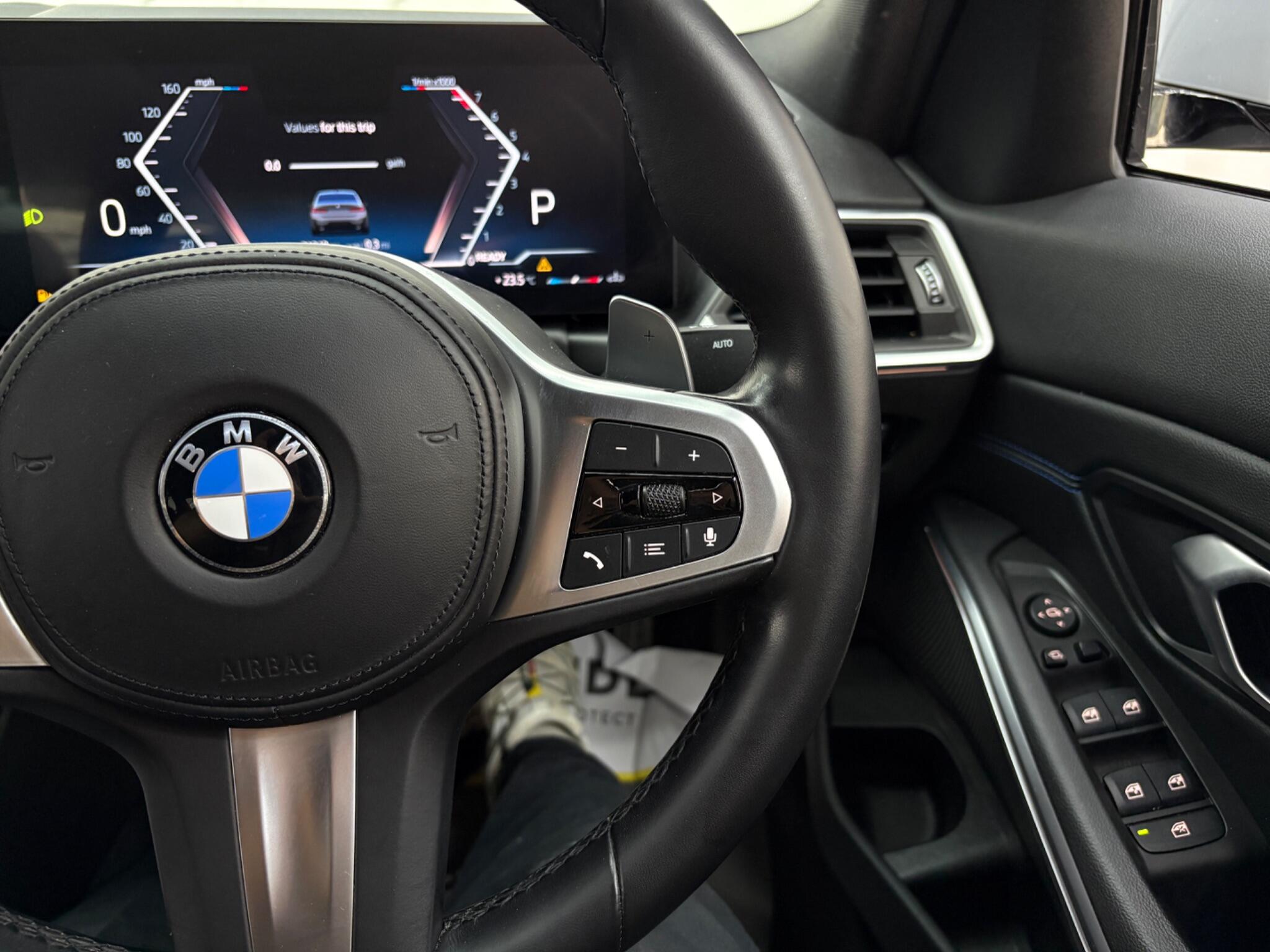 BMW 3 Series view 40