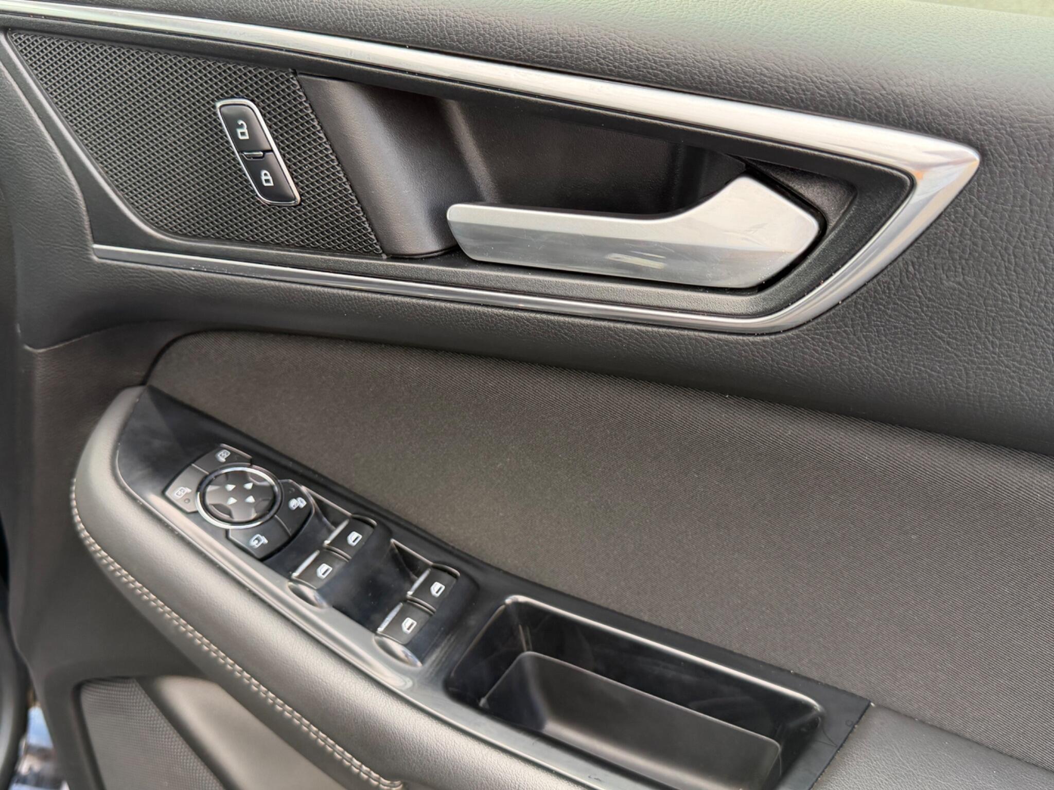 Ford S-Max view 25
