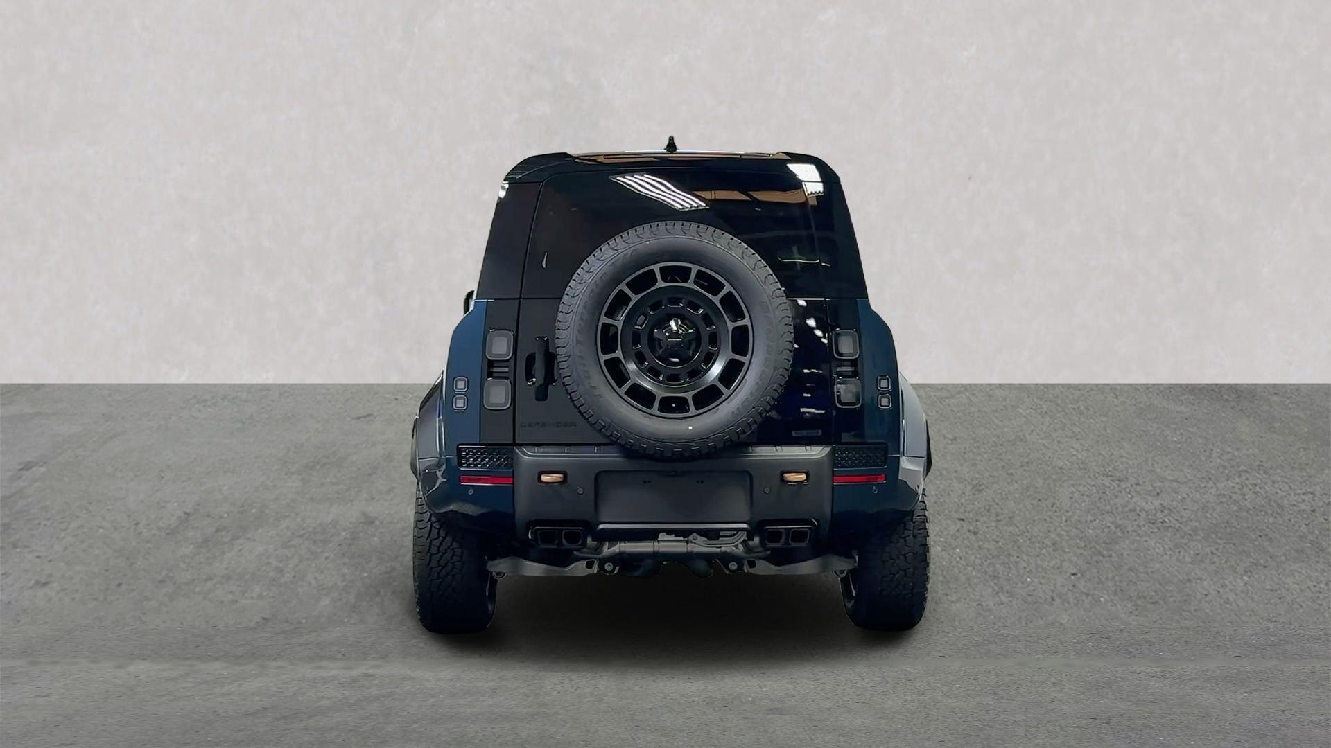 Land Rover Defender view 6