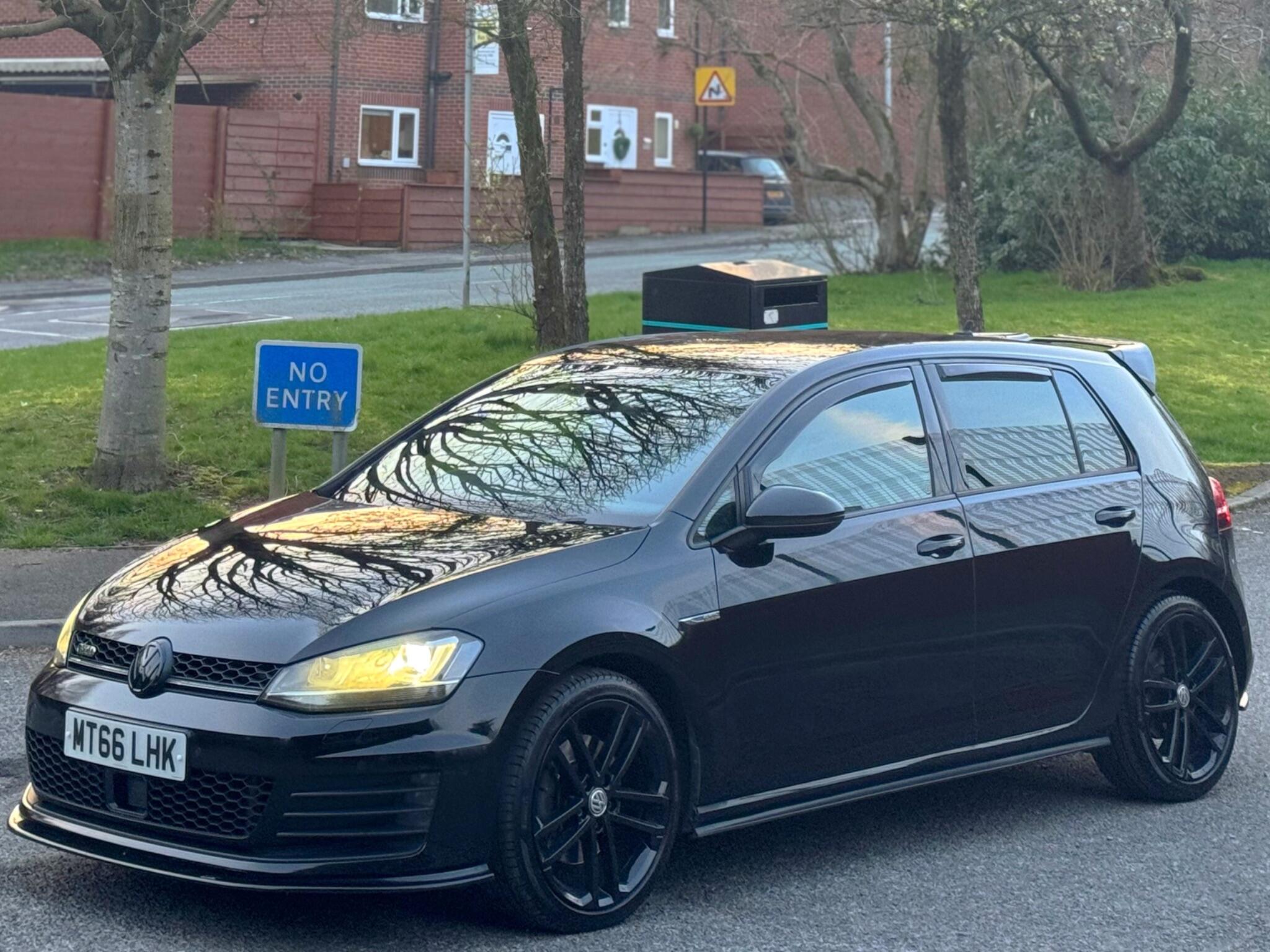 2016 Volkswagen Golf 2.0 TDI BlueMotion Tech GTD DSG Euro 6 (s/s) 5dr image 24