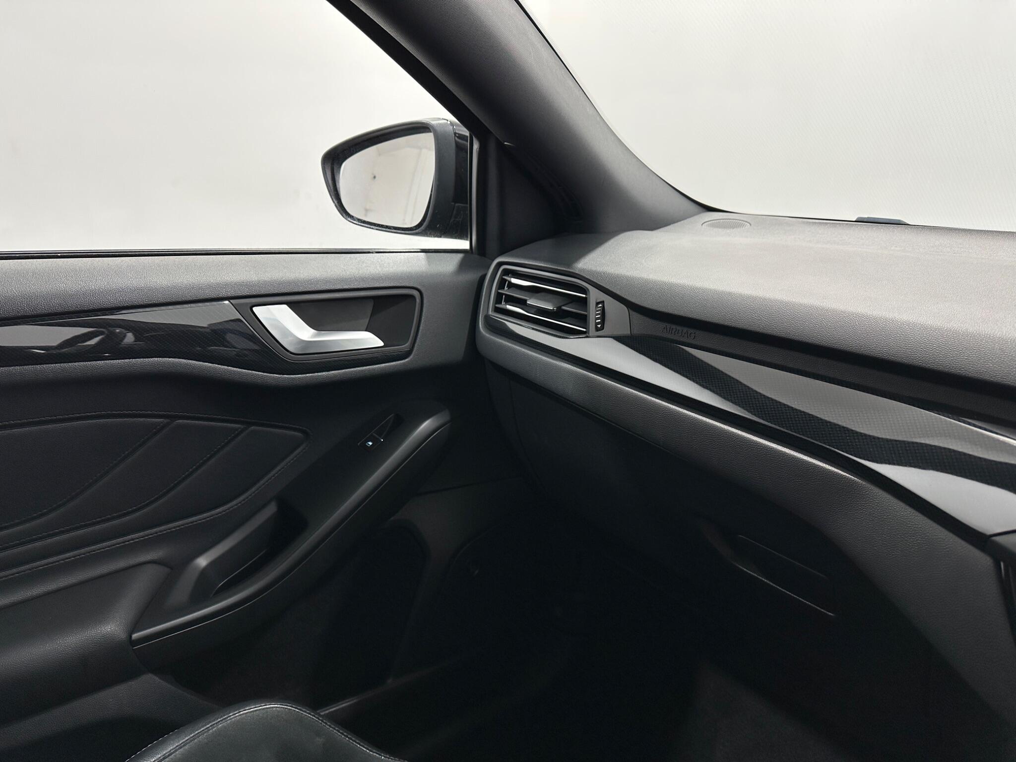 Ford Focus view 26