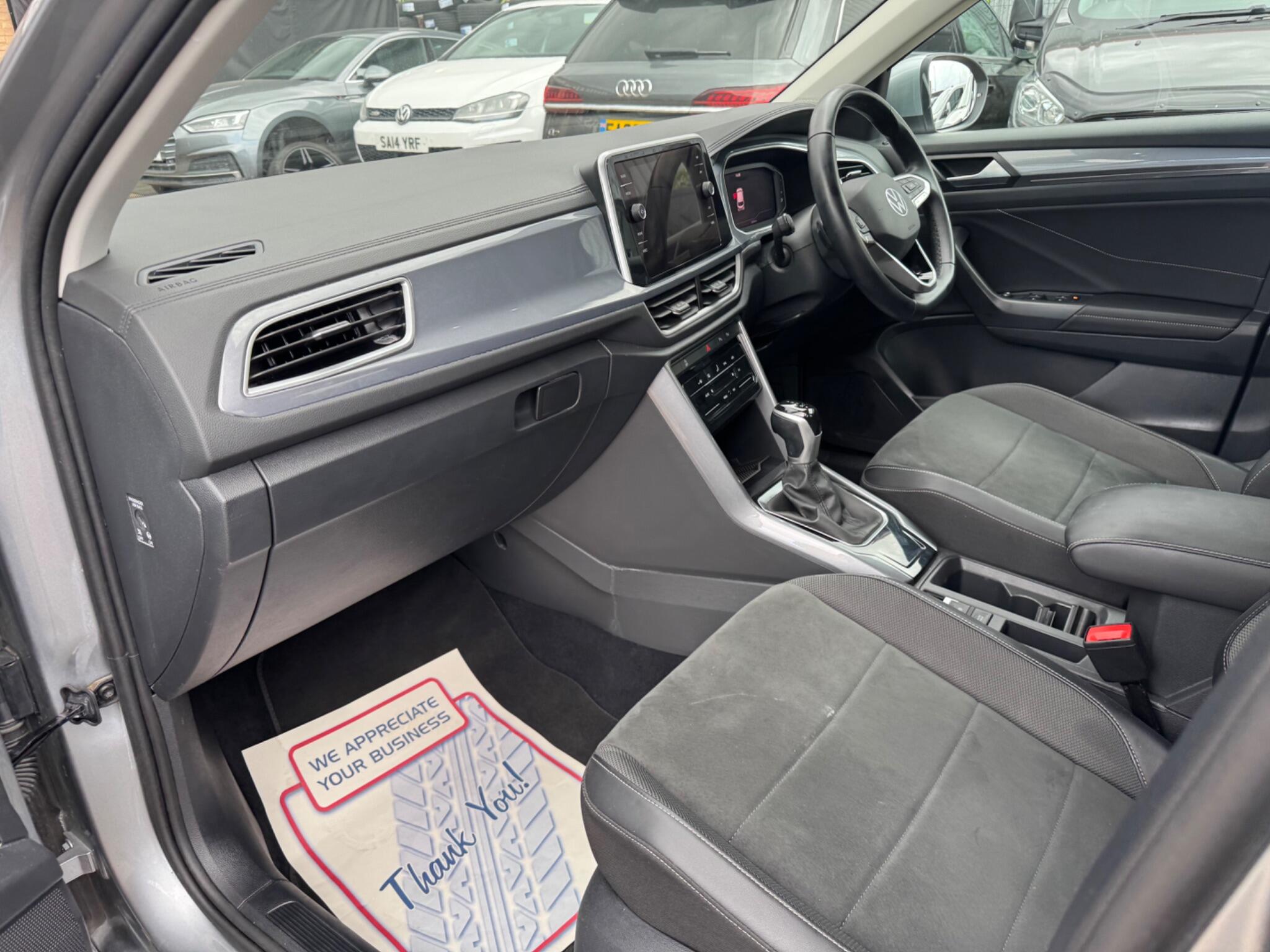 Volkswagen T-Roc view 48