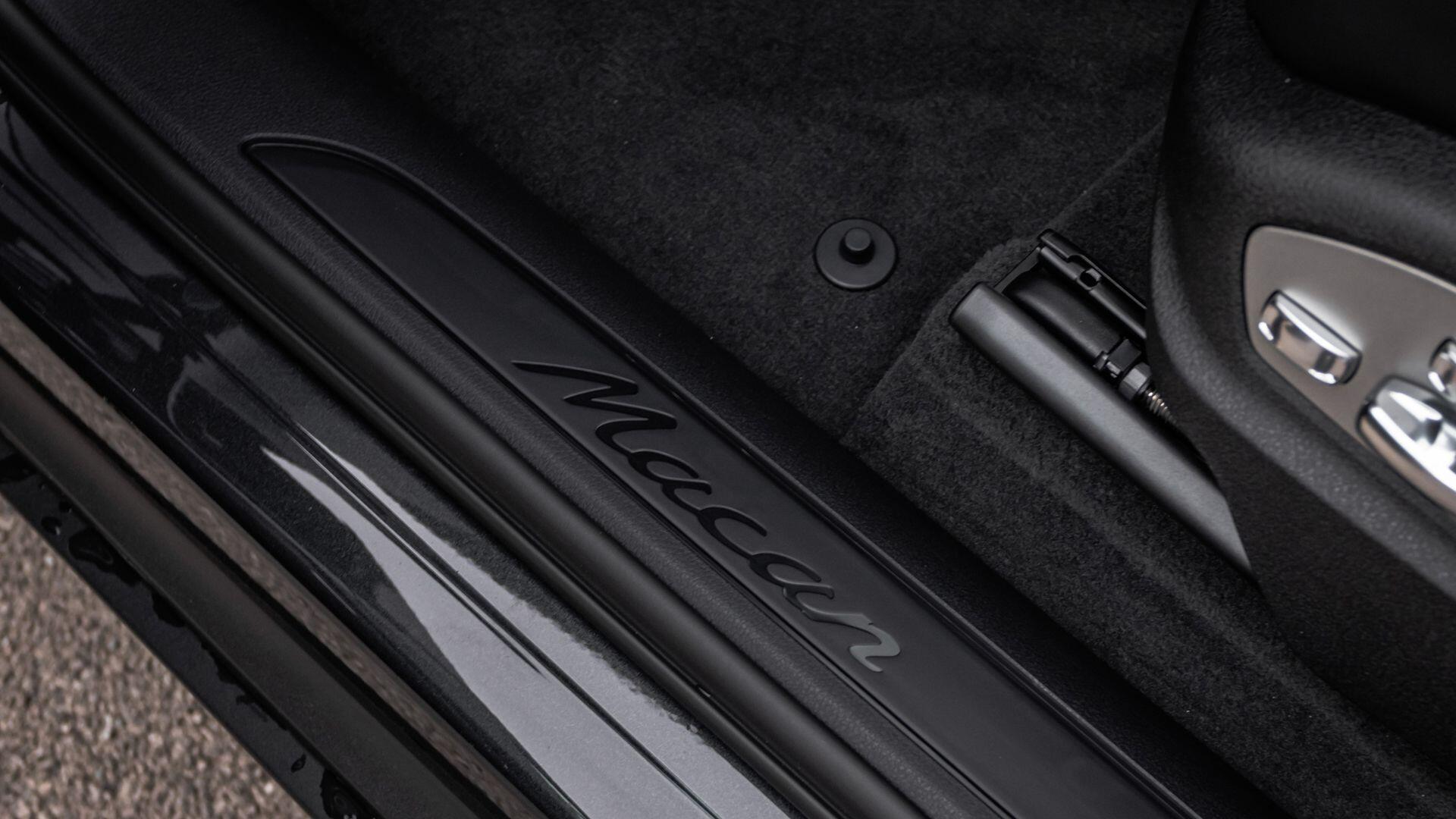 Porsche Macan view 21