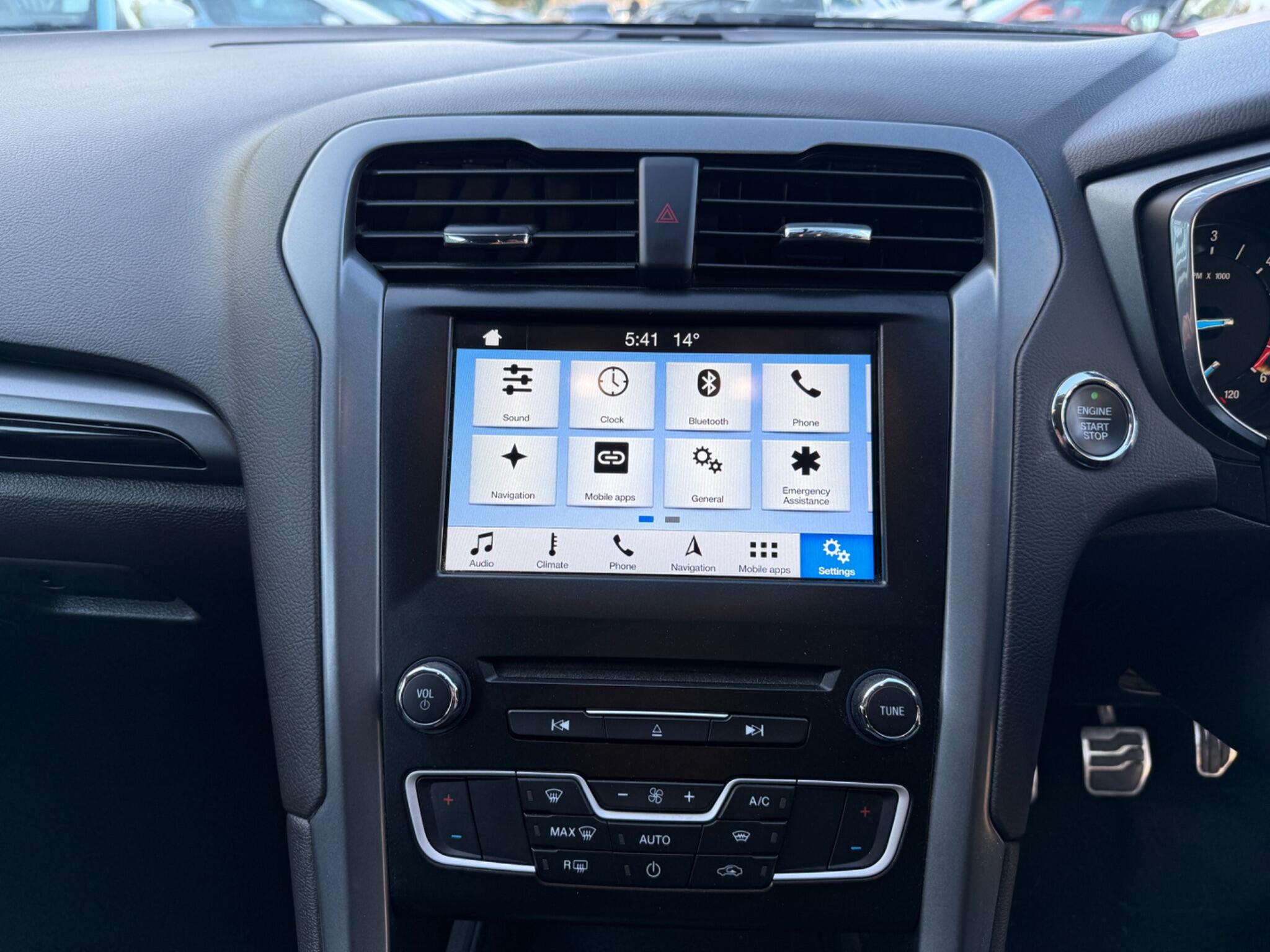 2016 Ford Mondeo image 25