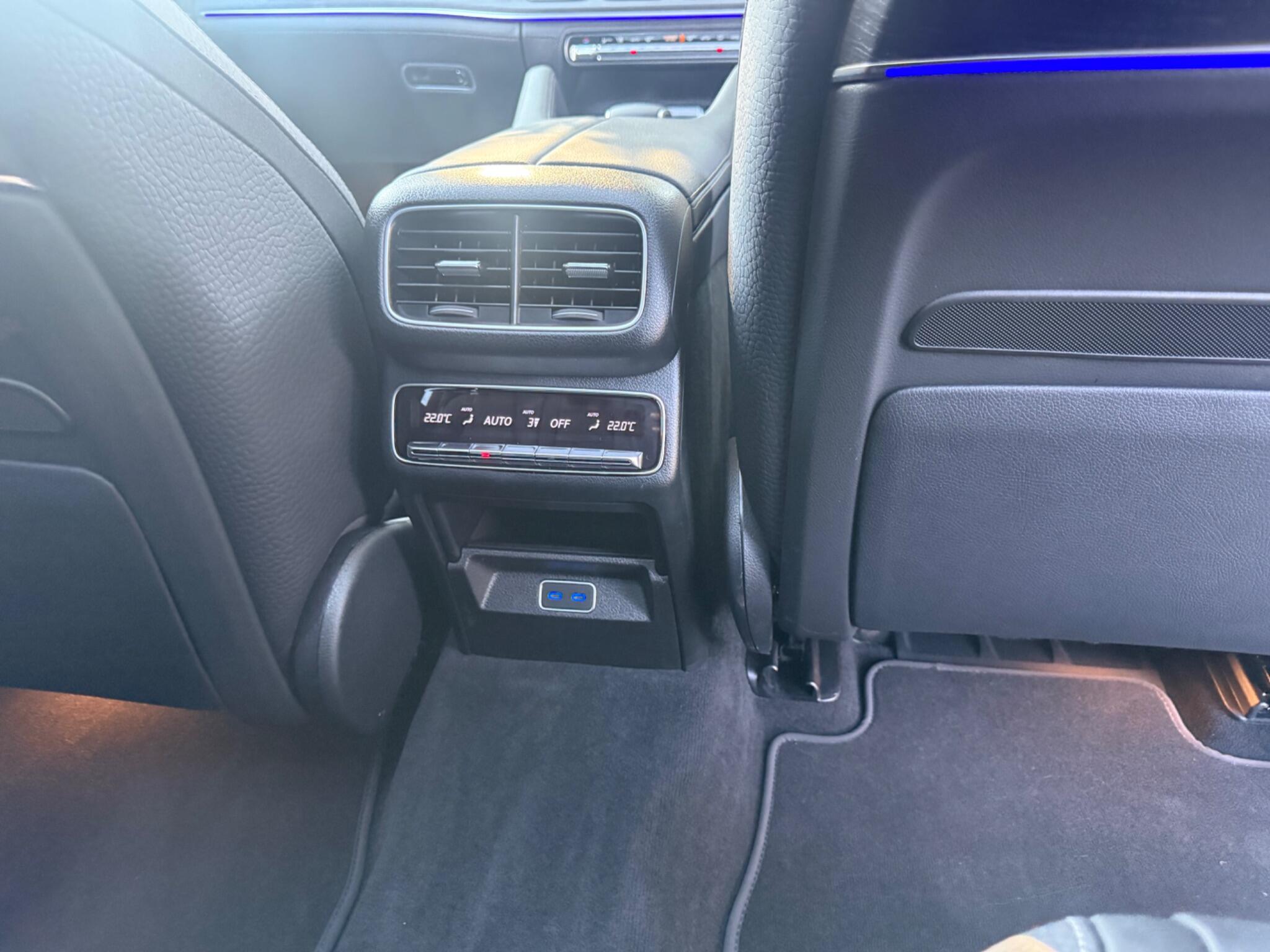 Mercedes-Benz GLS view 32