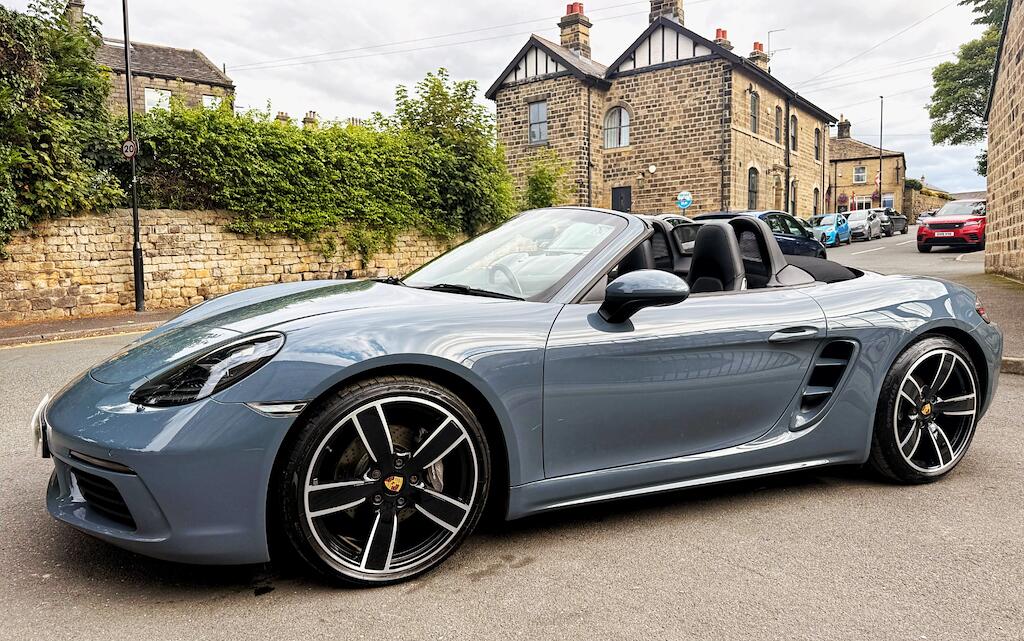 Porsche Boxster view 7