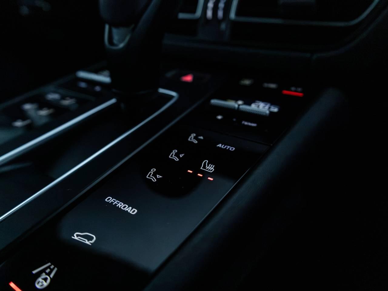 Porsche Macan view 17