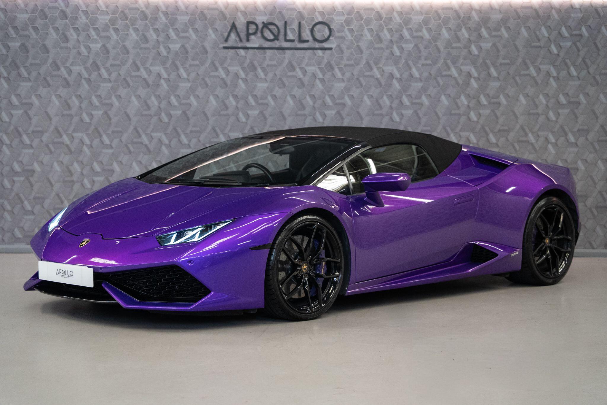 Lamborghini Huracan view 3